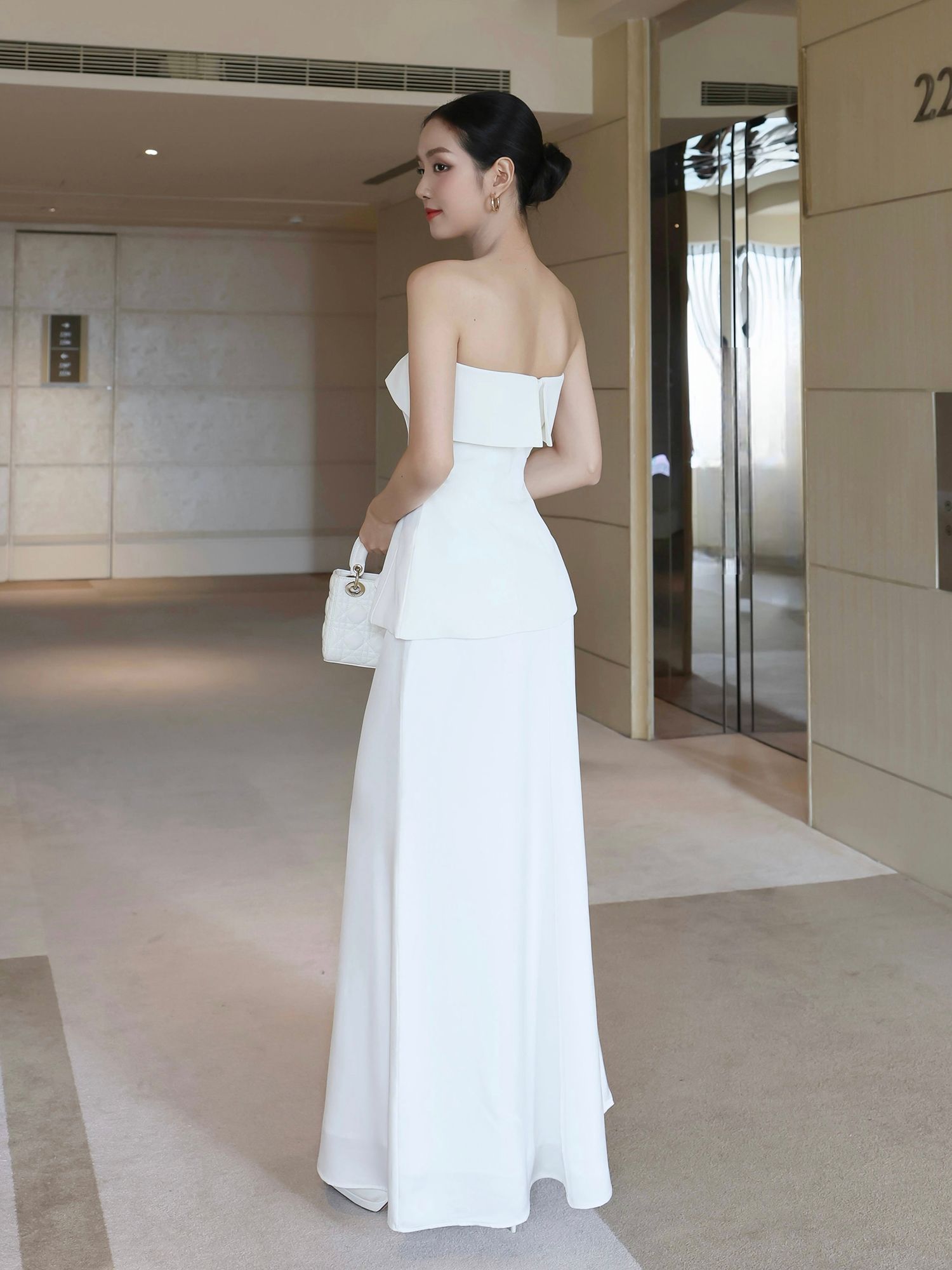 Áo kiểu peplum trễ vai phủ vạt – A4289A