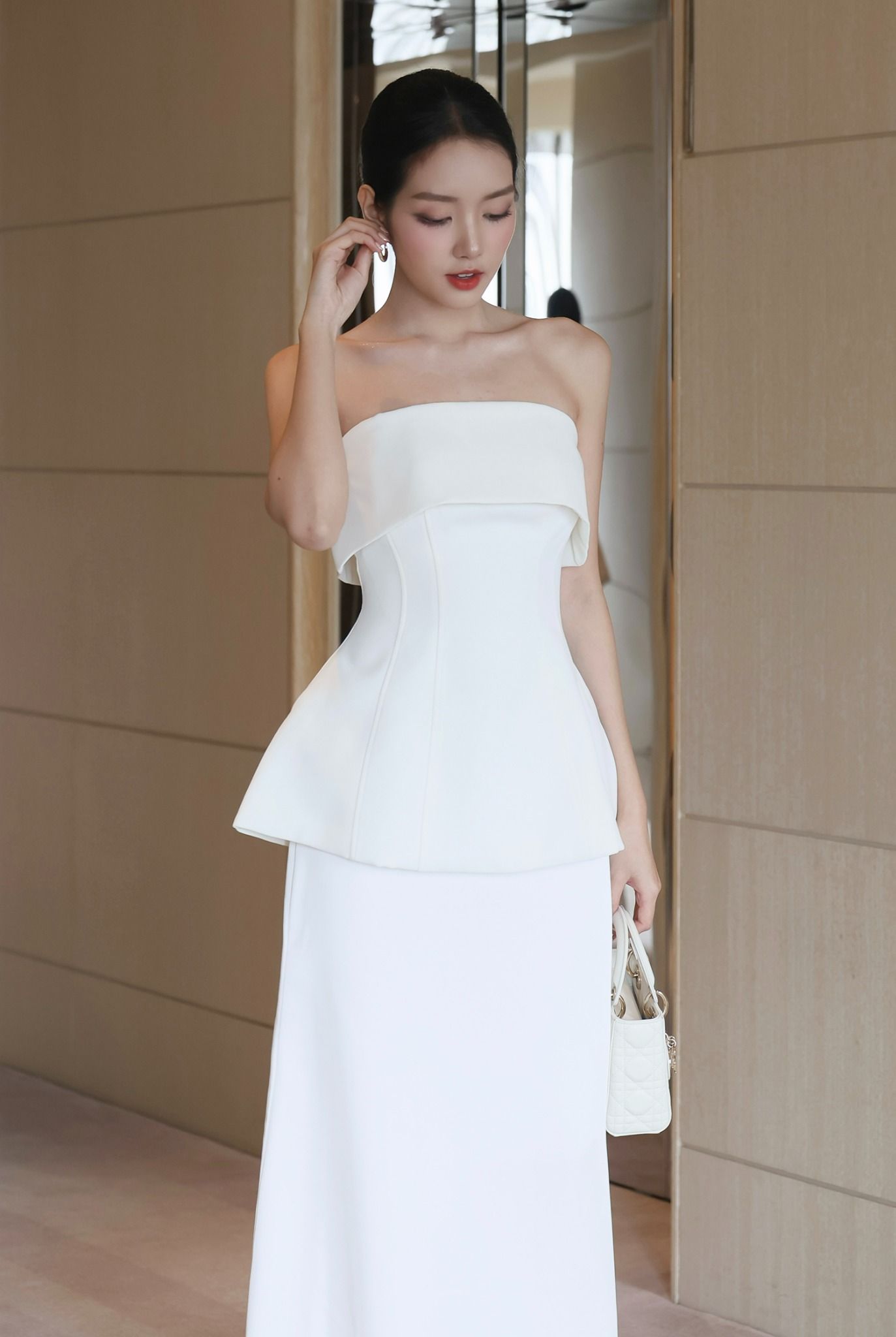 Áo kiểu peplum trễ vai phủ vạt – A4289A