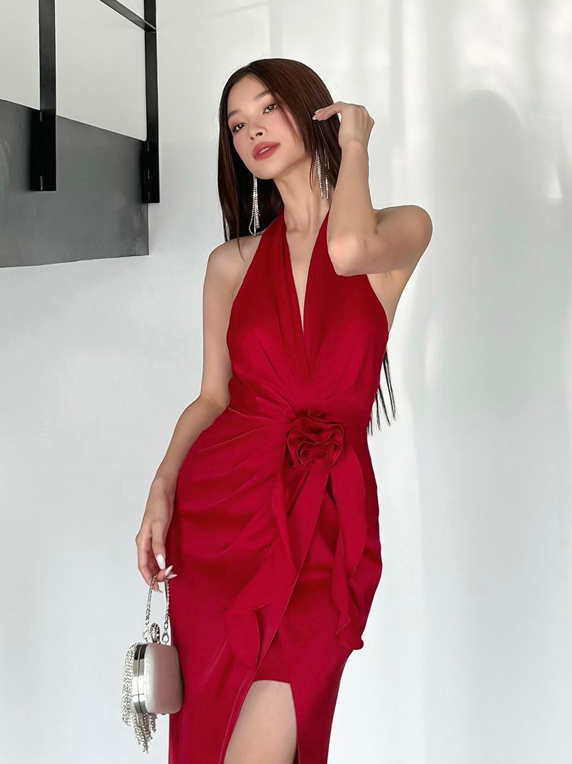 Đầm dài dự tiệc cổ yếm kết hoa - D3604