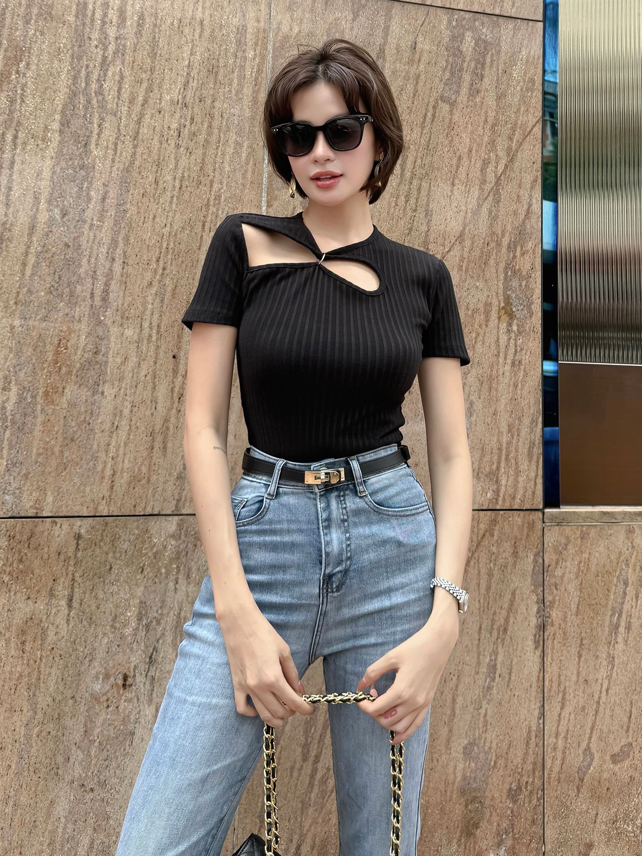 Áo thun gân dáng ôm cut out gài khoen tay ngắn.-A3885Q