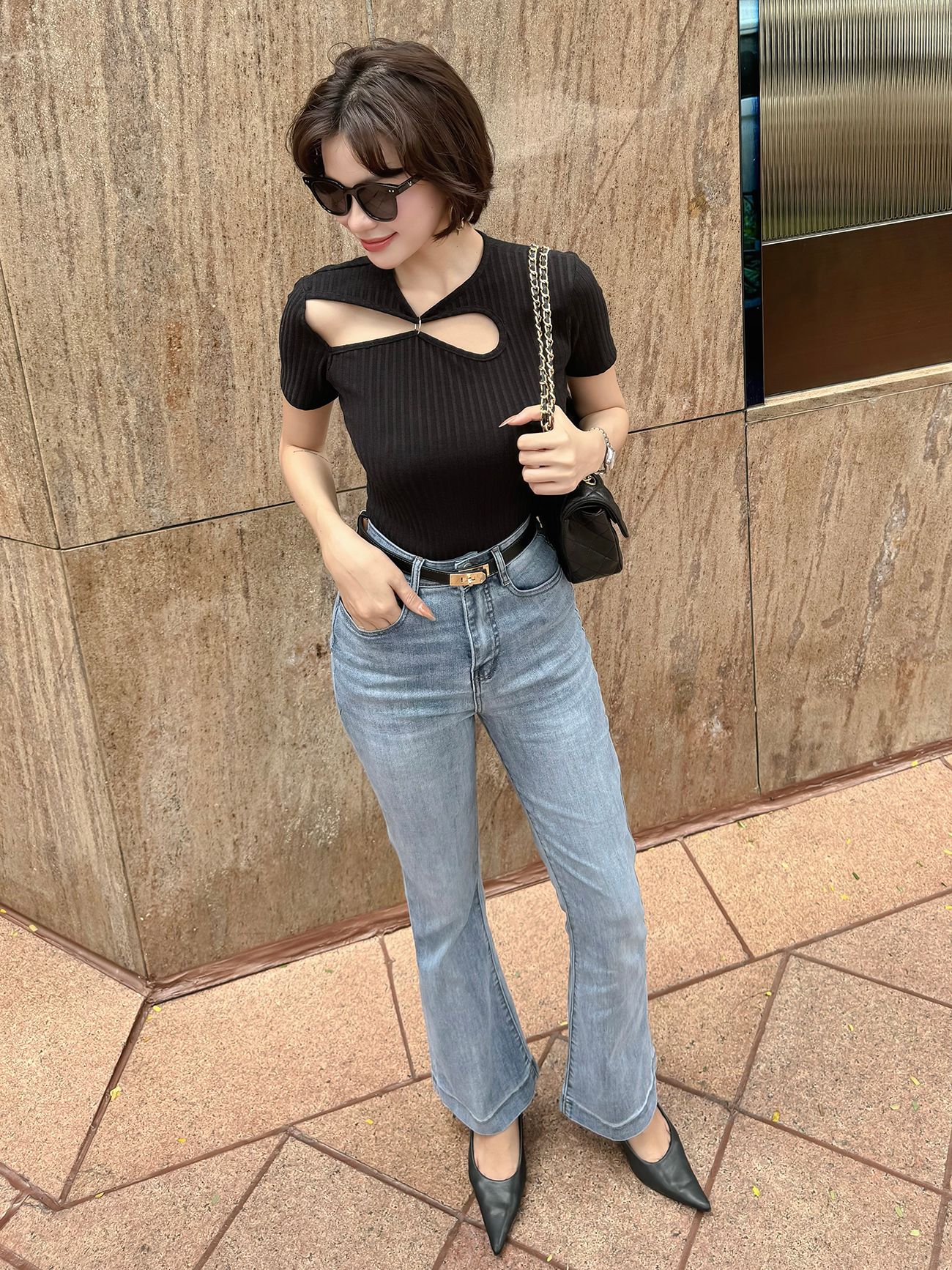 Áo thun gân dáng ôm cut out gài khoen tay ngắn.-A3885Q