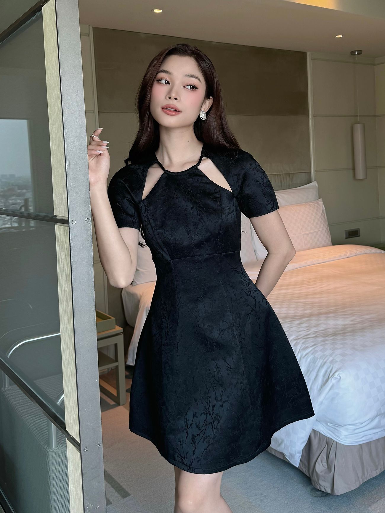Đầm xòe cổ yếm tay ngắn -D3557