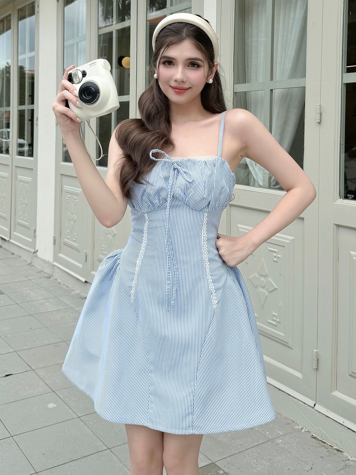 Đầm ngắn xoè nhún hông 2 dây xếp ngực chất cotton - D4084B