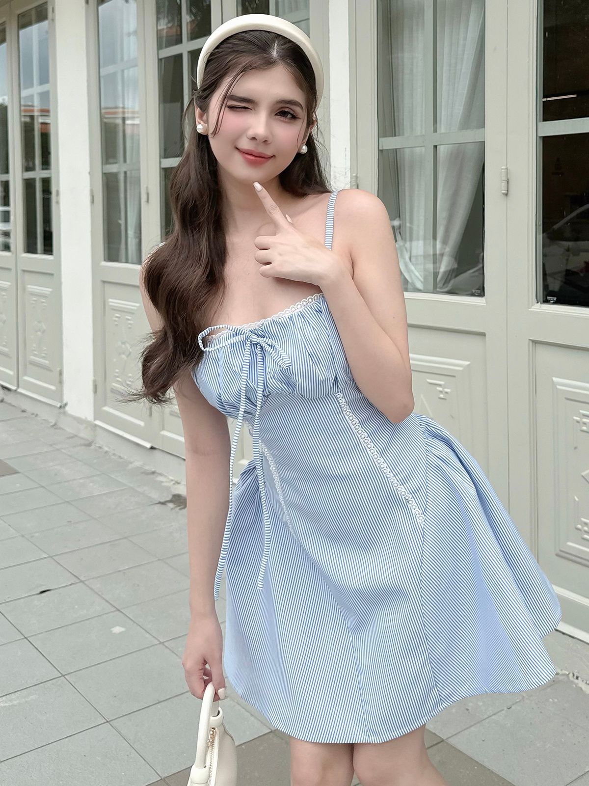 Đầm ngắn xoè nhún hông 2 dây xếp ngực chất cotton - D4084B
