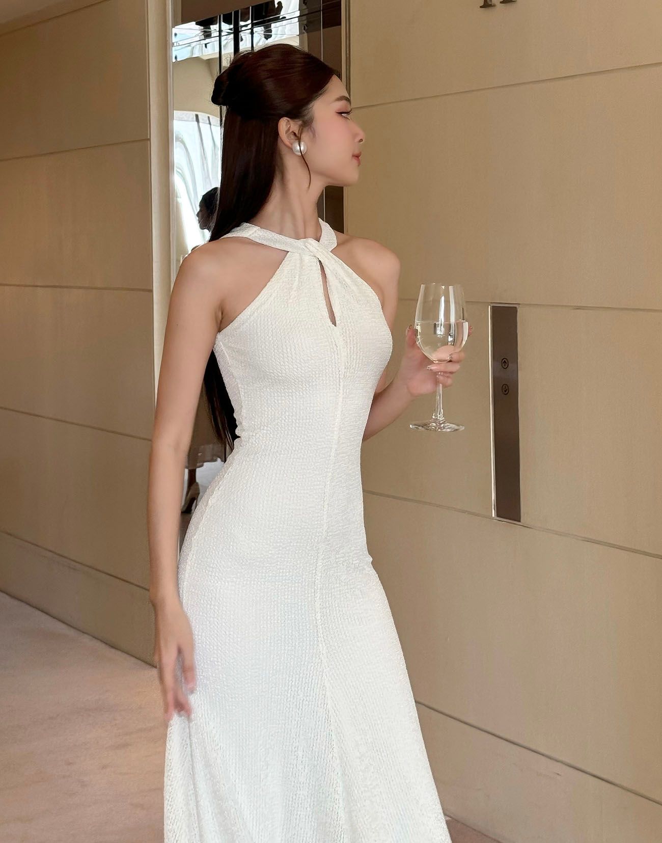 Đầm body đuôi cá xoắn cổ yếm - D3328