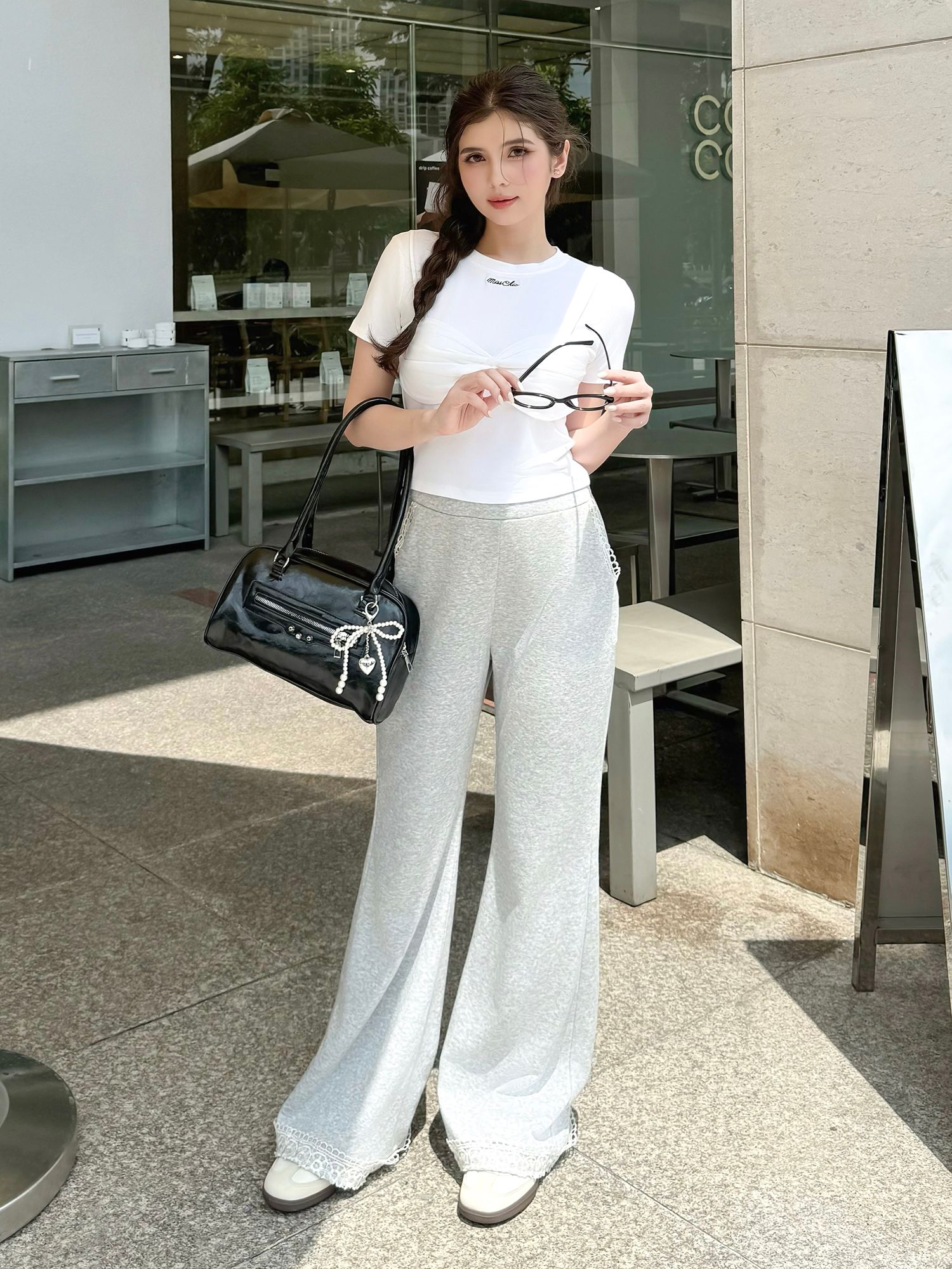 Quần dài lưng thun form ống loe thiết kế viền ren chất thun nỉ da cá xịn - Q4060B