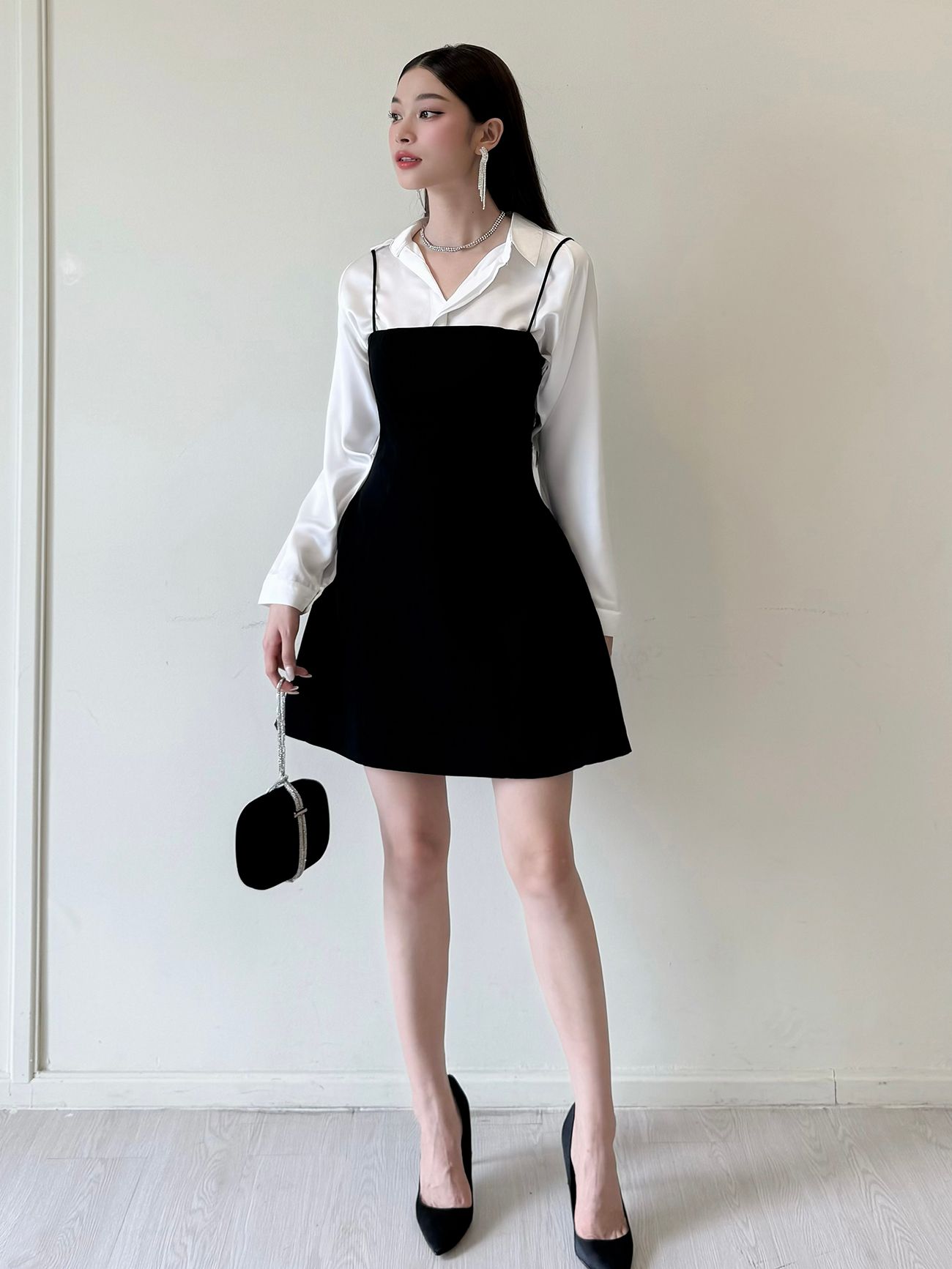 Đầm 2 dây xòe cut out lưng ( kèm sẵn mút ngực )-D3683