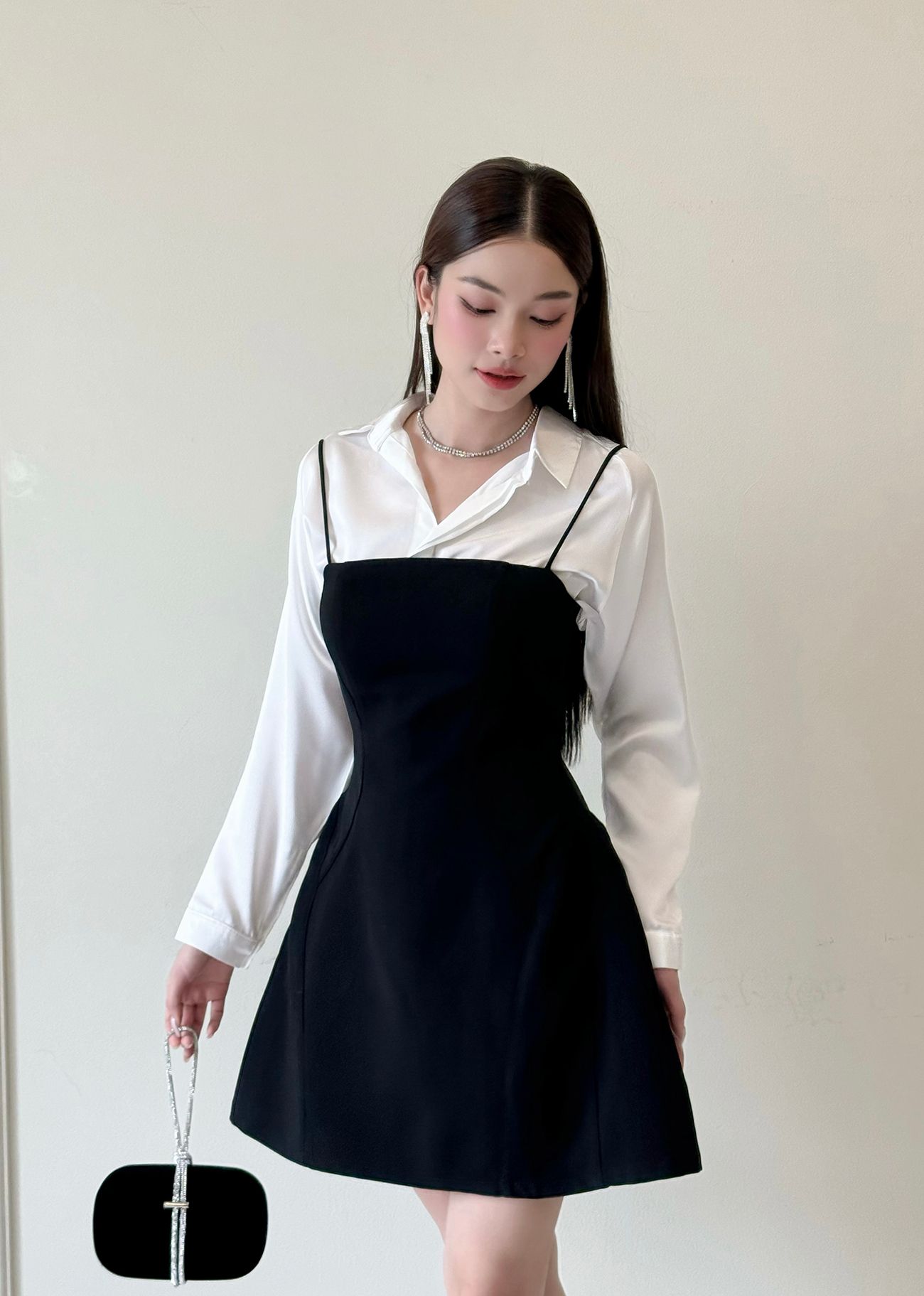 Đầm 2 dây xòe cut out lưng ( kèm sẵn mút ngực )-D3683
