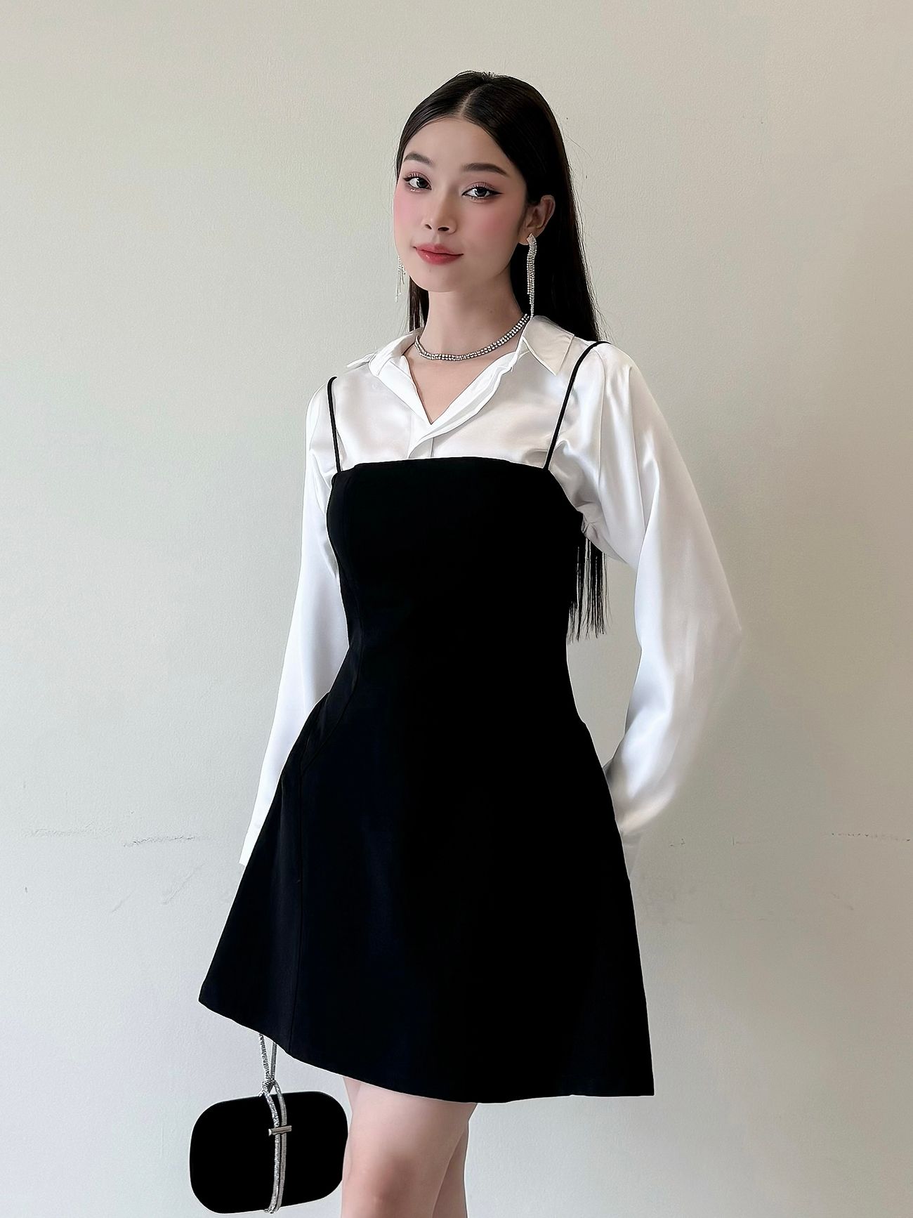Đầm 2 dây xòe cut out lưng ( kèm sẵn mút ngực )-D3683