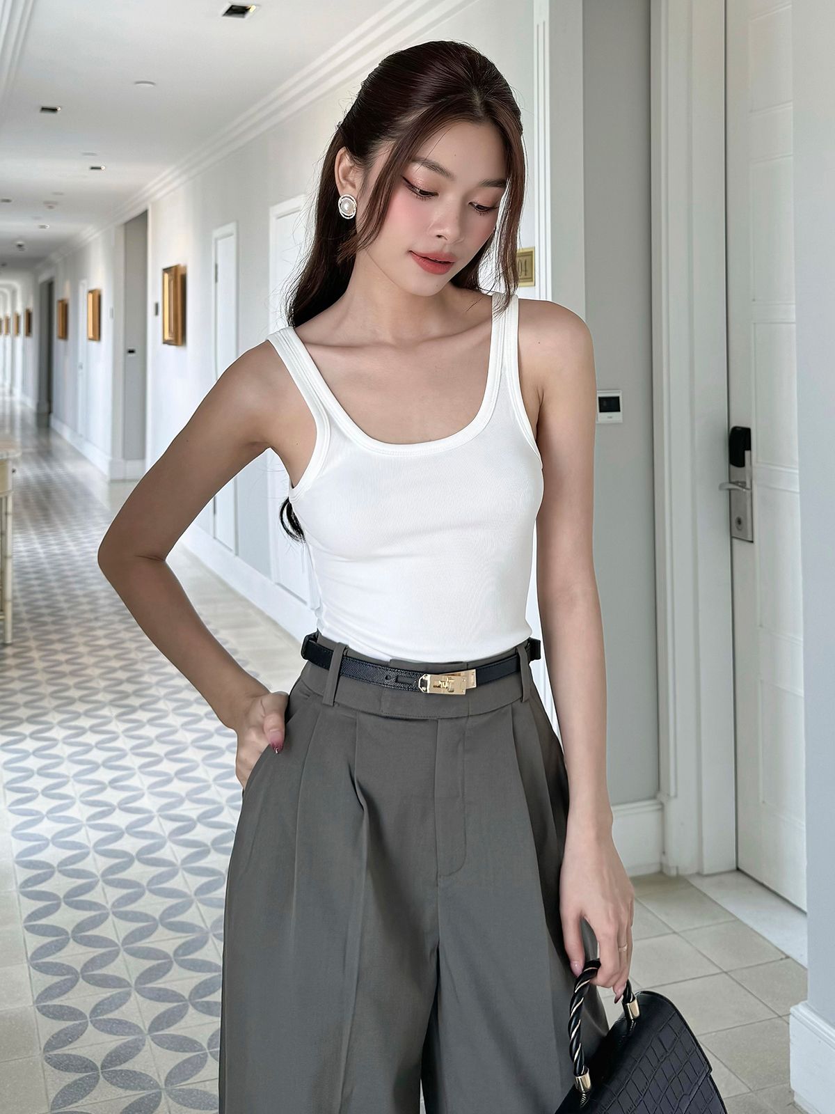 Áo thun 2 dây cổ vuông form dài - A2256S