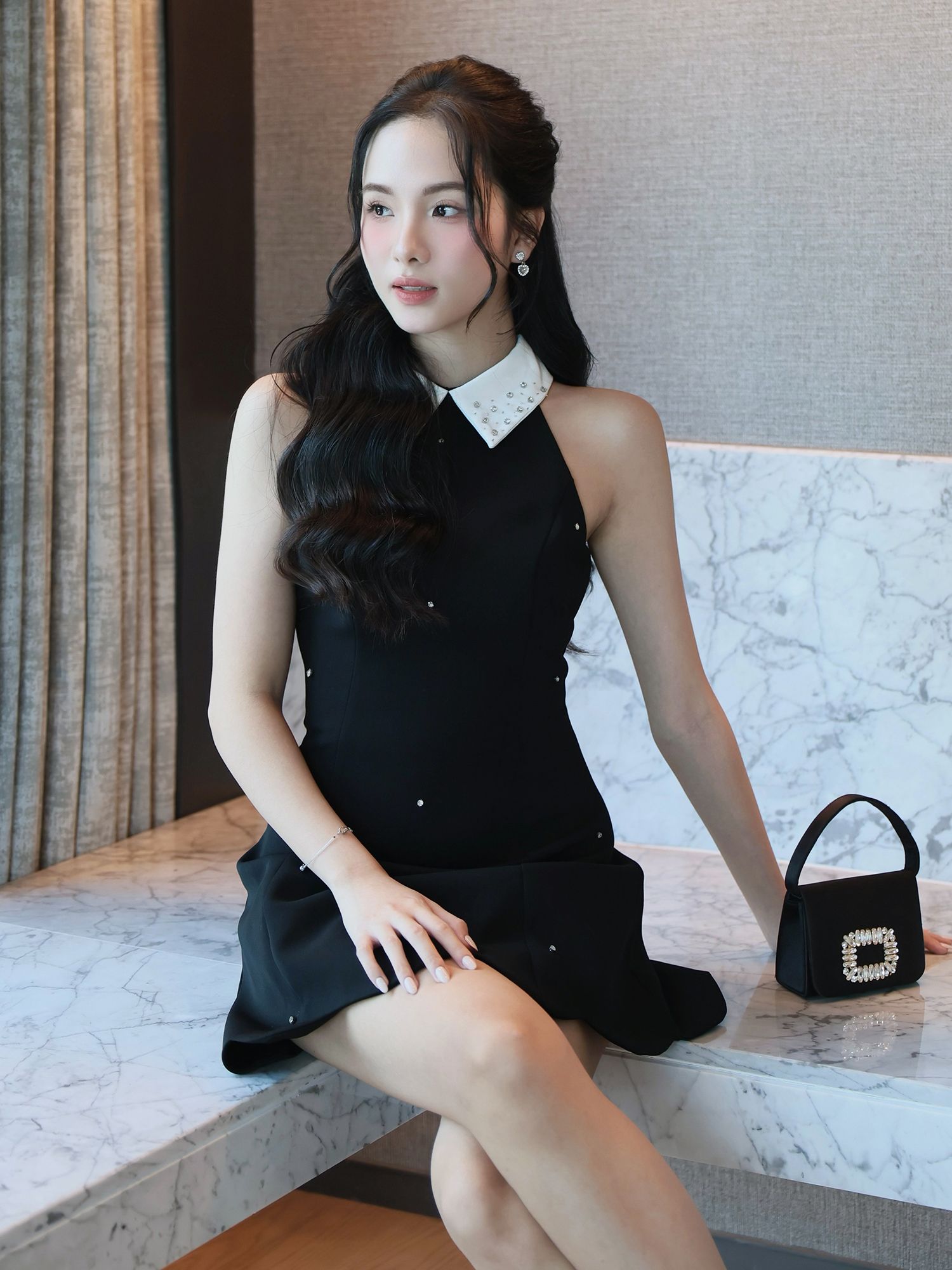 Đầm dự tiệc ngắn xoè A cổ yếm phối trắng lá cổ kết đá sang trọng chất cotton tuyết cao cấp-D4174A
