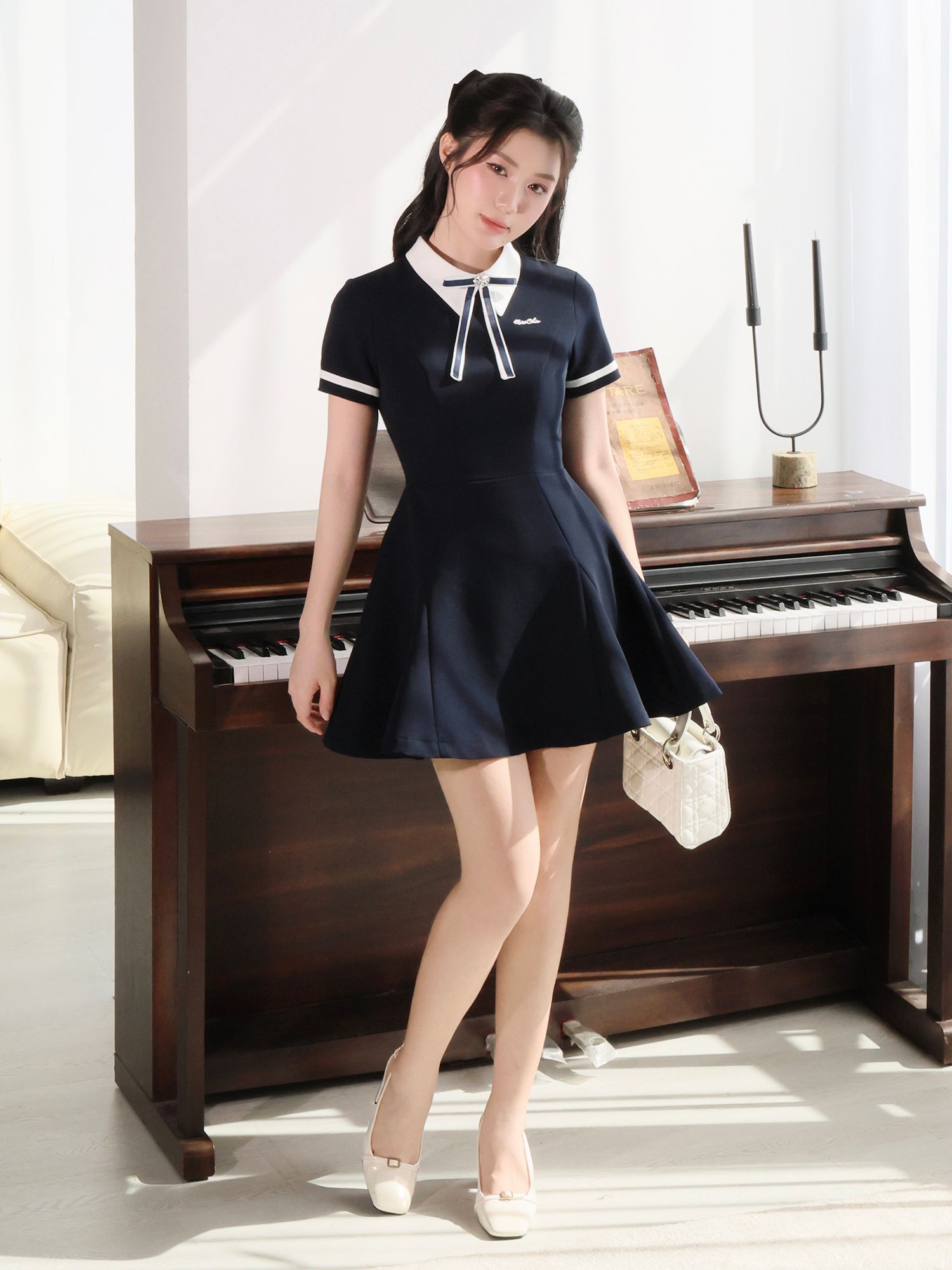 Đầm xoè dạo phố ngắn kèm nơ rời D4426A