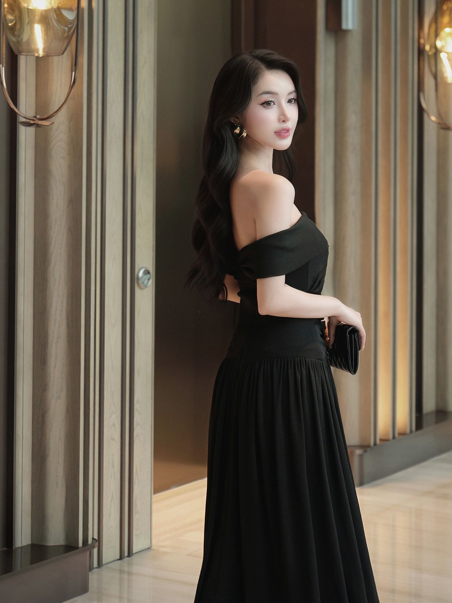 Đầm dài trễ vai tùng váy xếp ly - D4244B