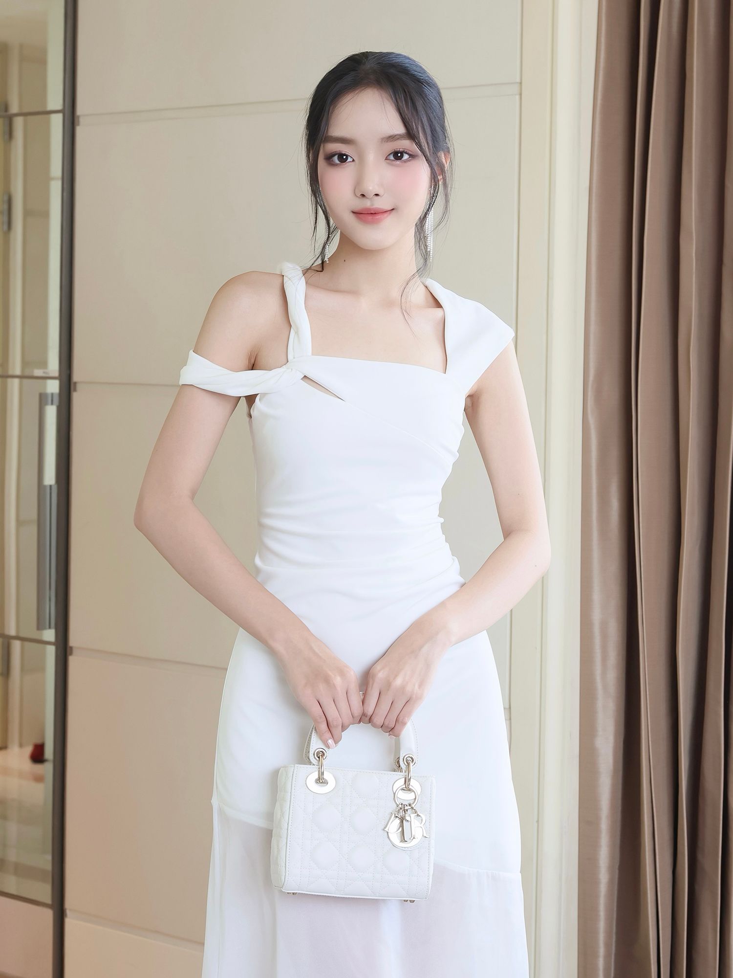 Đầm dự tiệc vai xoắn phối voan - D4316B