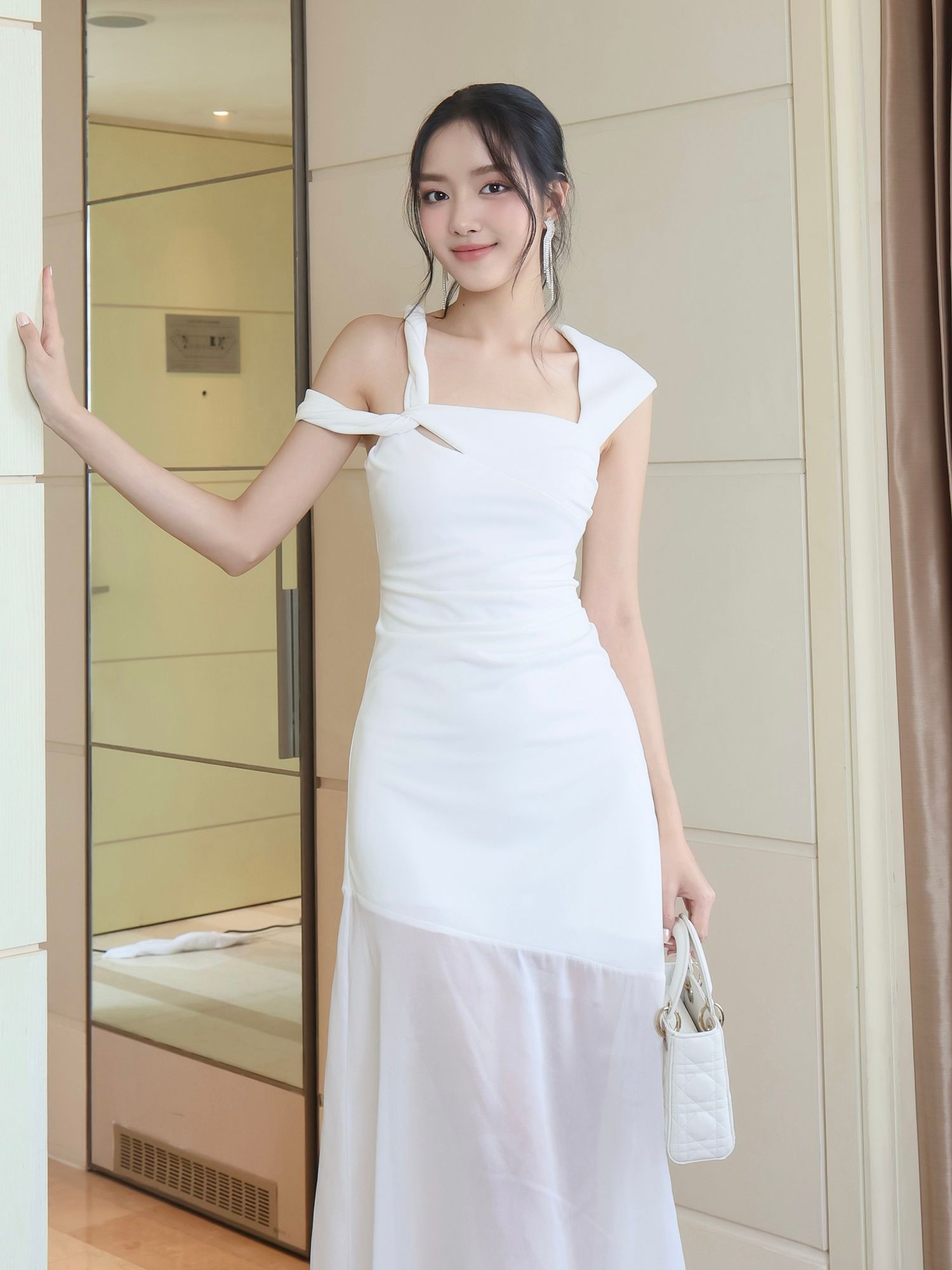 Đầm dự tiệc vai xoắn phối voan - D4316B