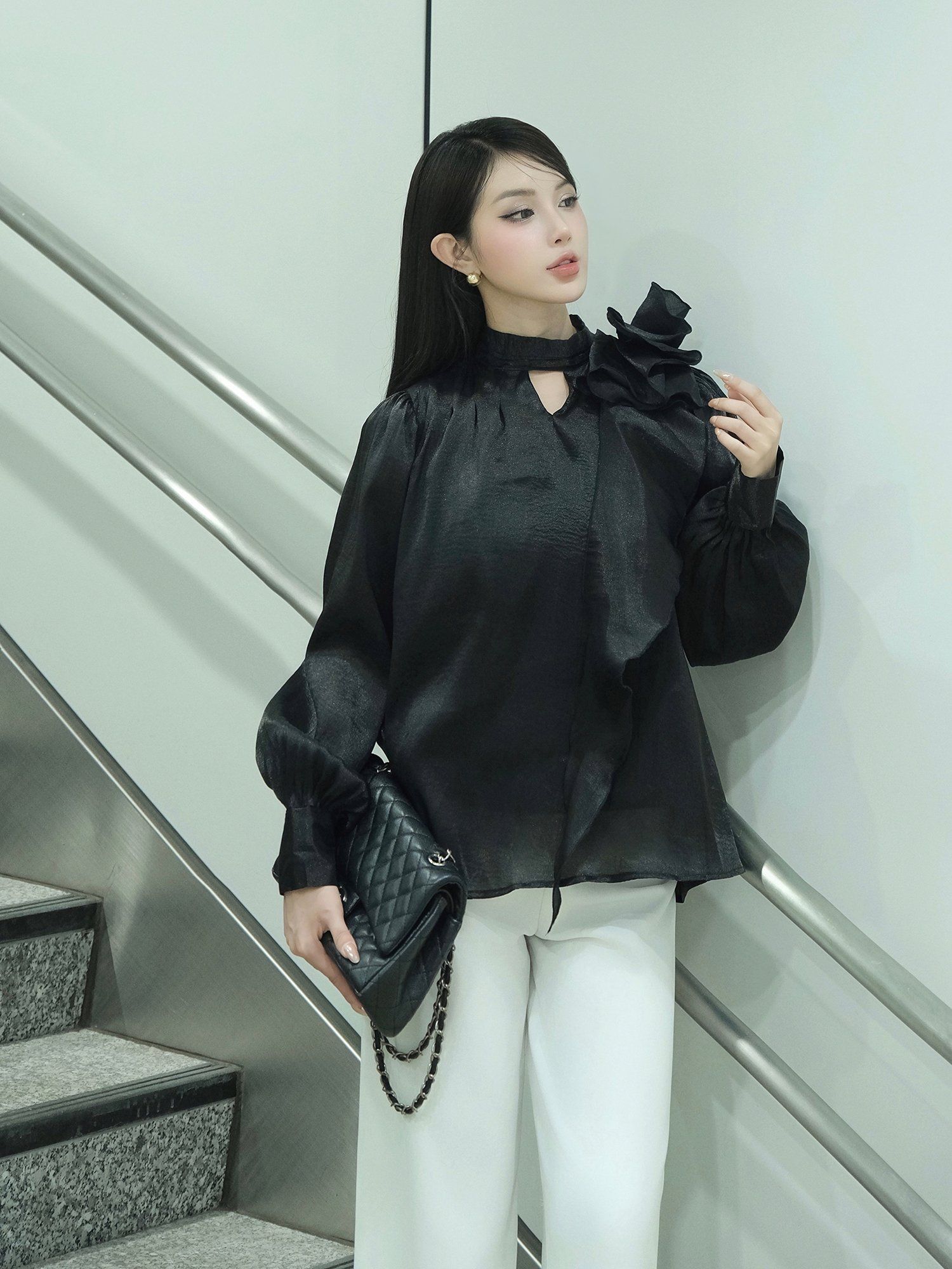 Áo kiểu công sở xếp hoa tua rua - A4274T