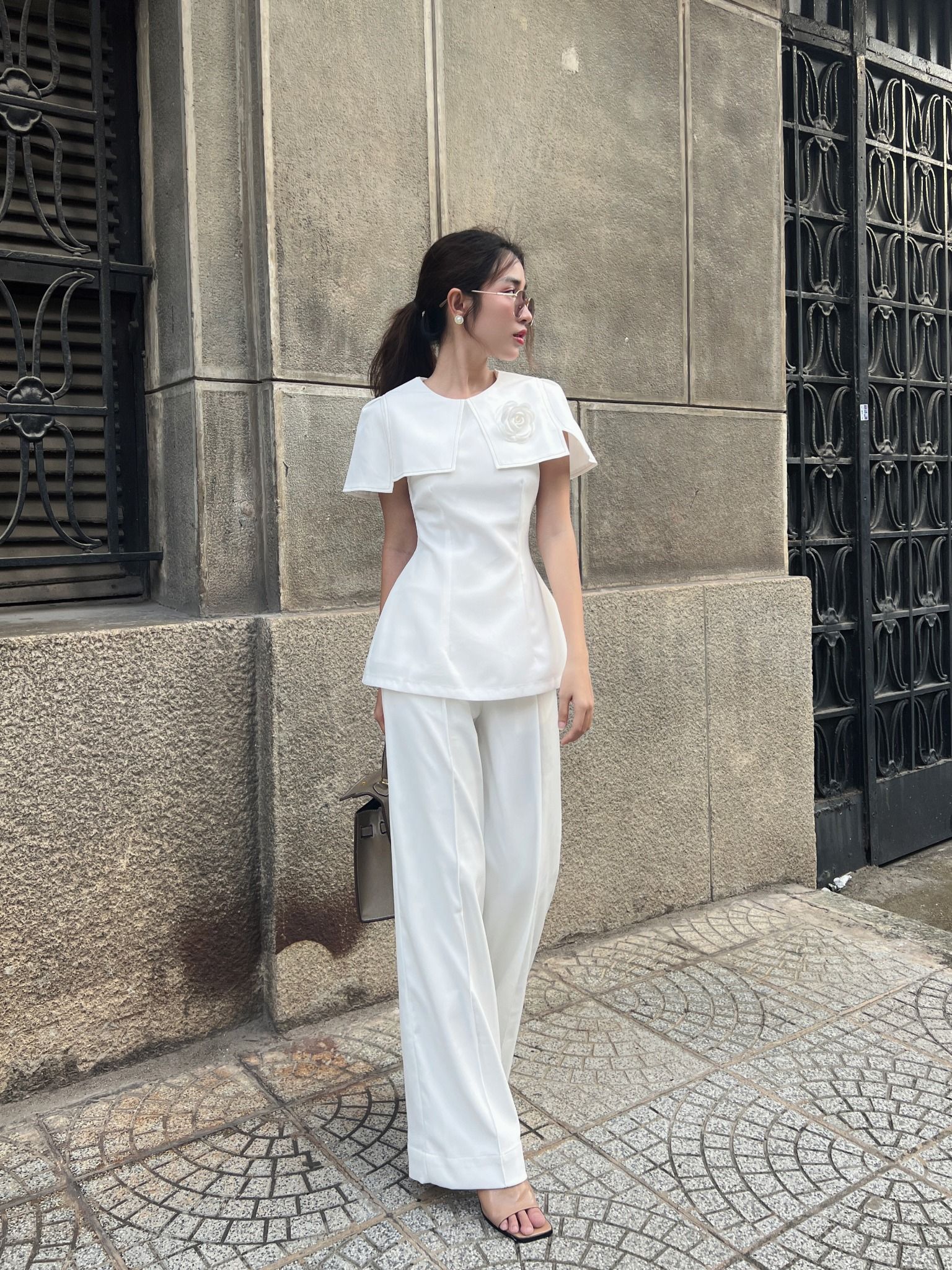 Áo kiểu peplum cổ cape viền chỉ - A2186