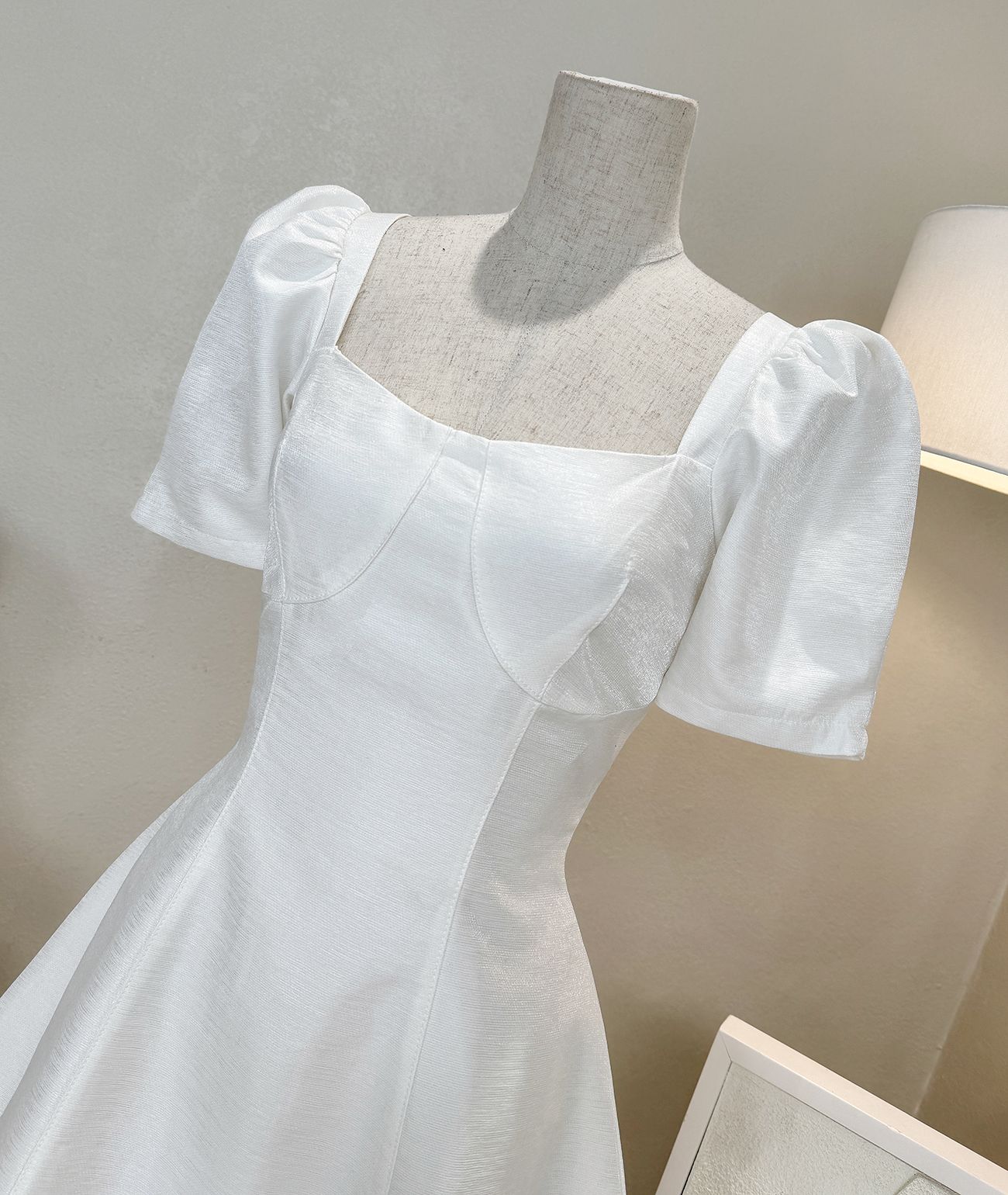 Đầm xòe ngắn viền chỉ cột dây nơ - D2926
