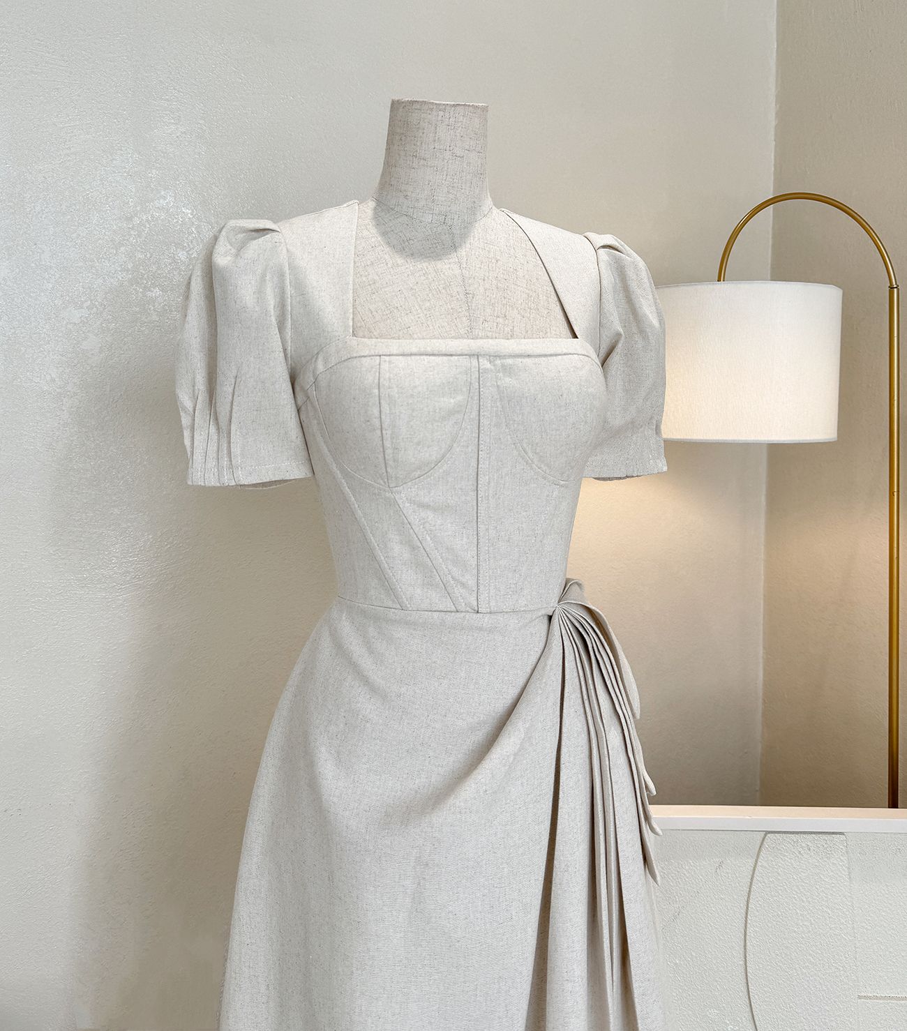 Đầm linen tay phồng cúp ngực xếp kiểu-D3008
