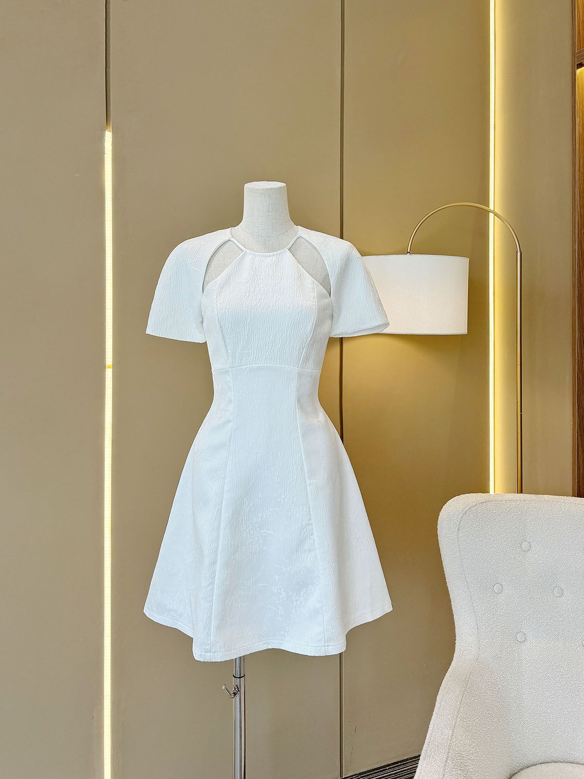 Đầm xòe cổ yếm tay ngắn -D3557