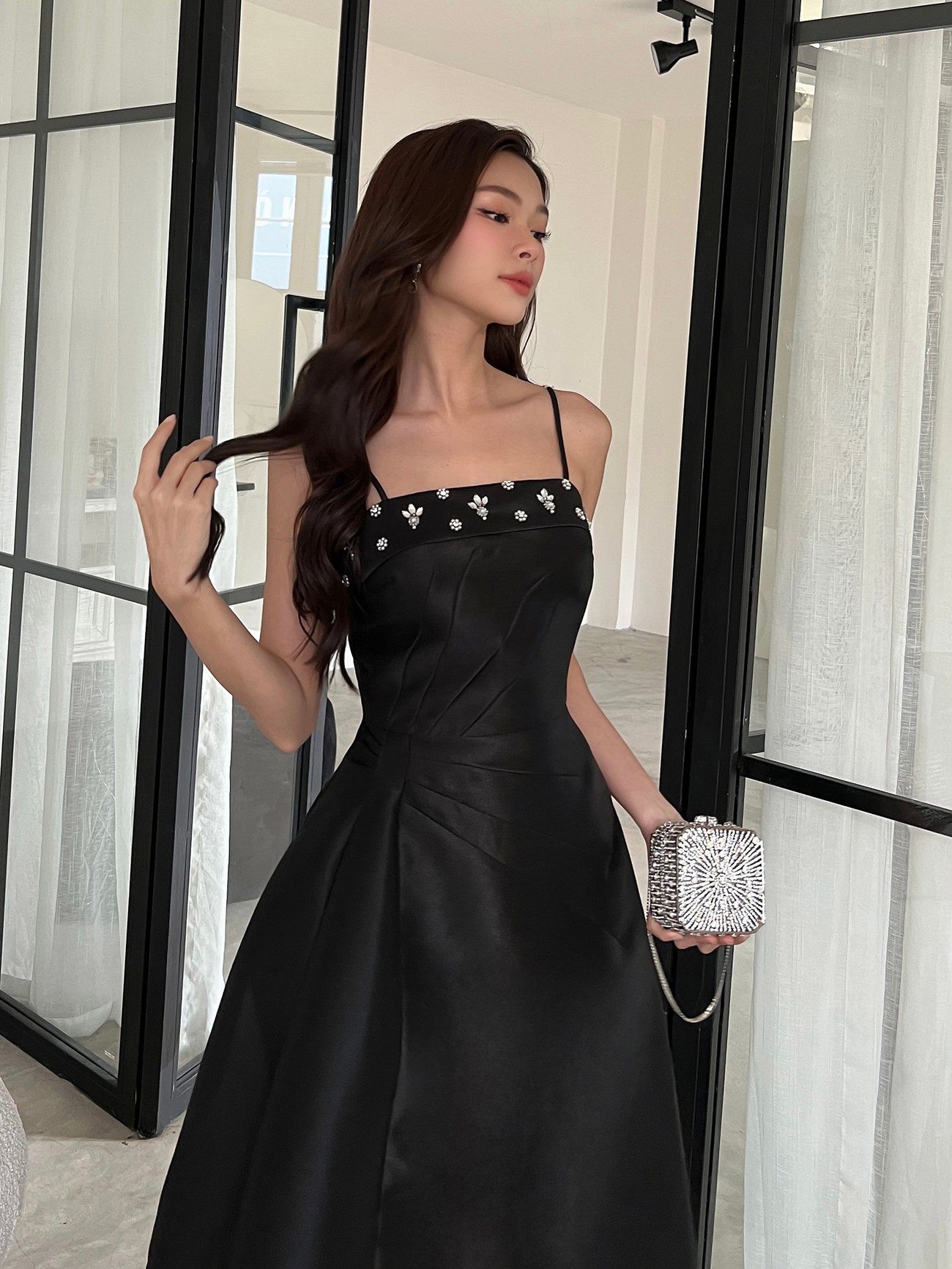 Đầm dự tiệc 2 dây phối viền đá - D2842