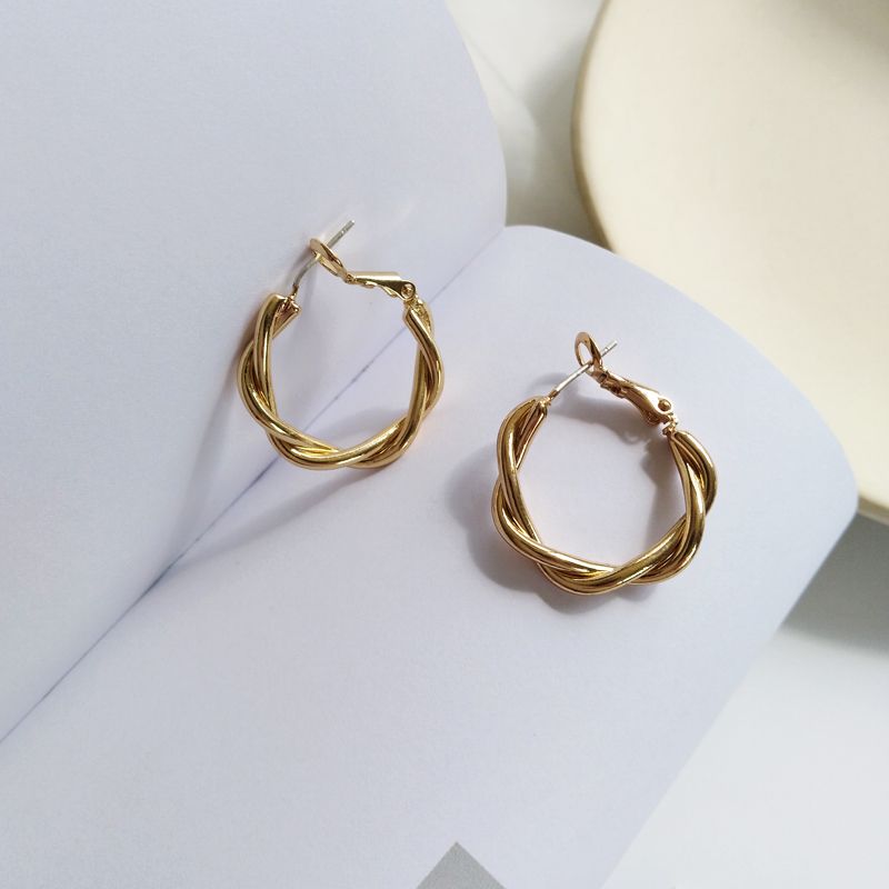 Bông tai nữ khoen tròn viền xoắn-E03