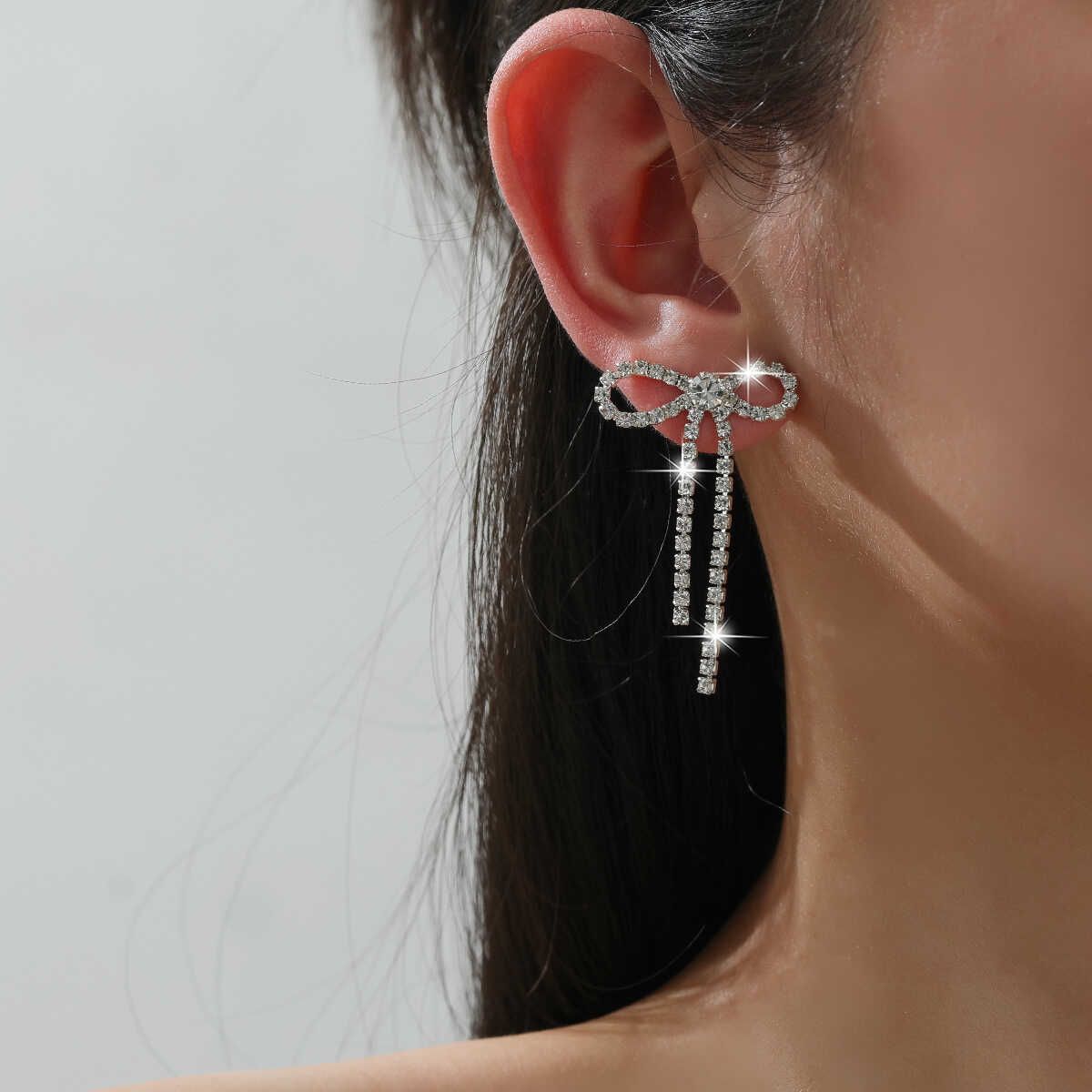 Bông tai nữ hình nơ đính đá-E13