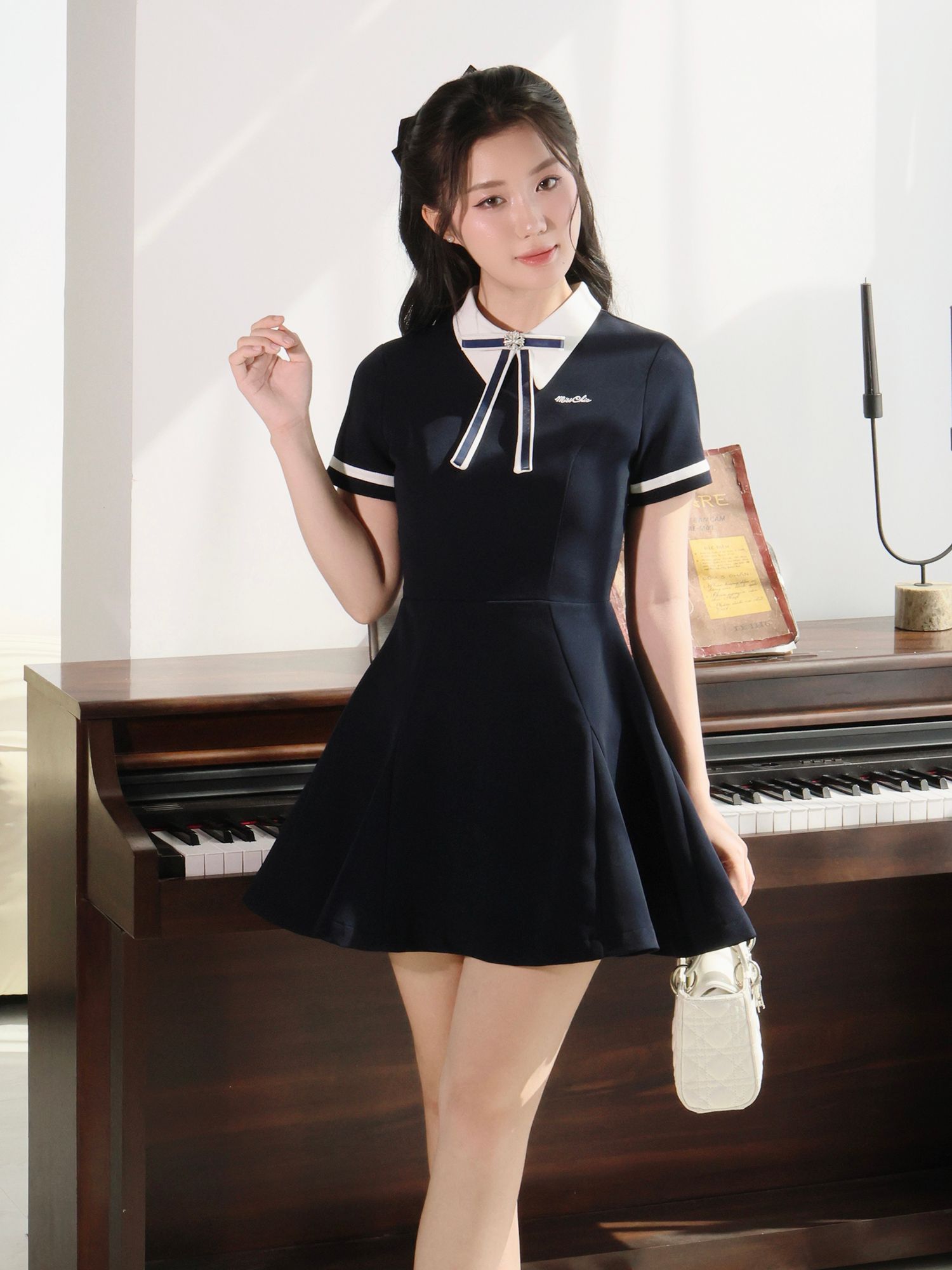 Đầm xoè dạo phố ngắn kèm nơ rời D4426A