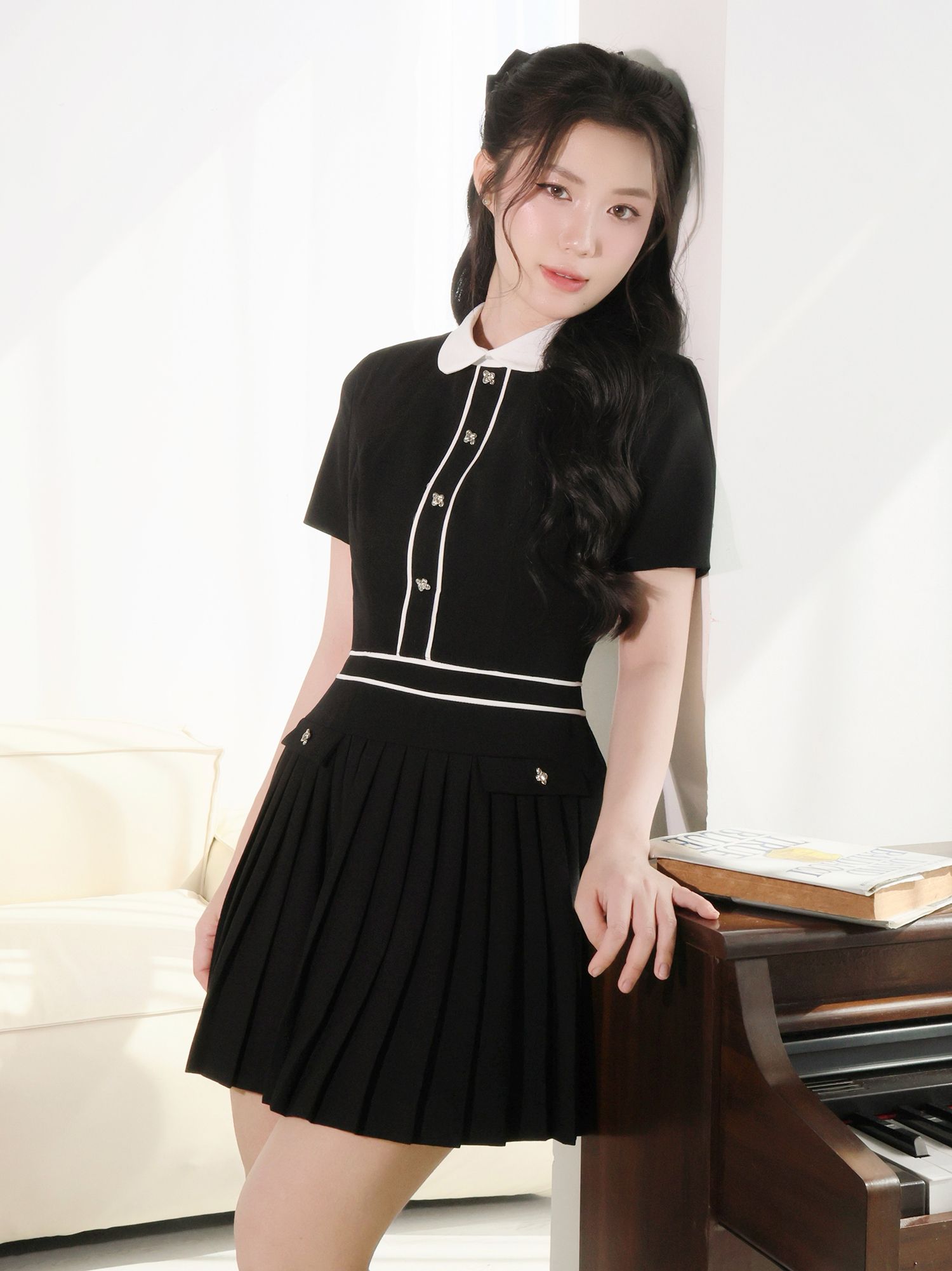 Đầm xoè dạo phố ngắn cổ lá sen D4427A