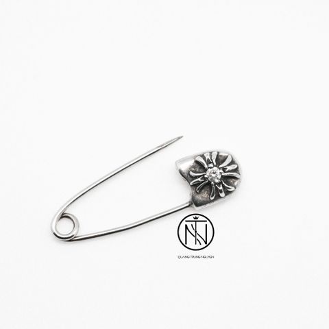 Khuyên tai Chrome Hearts CH safety small with diamond earring