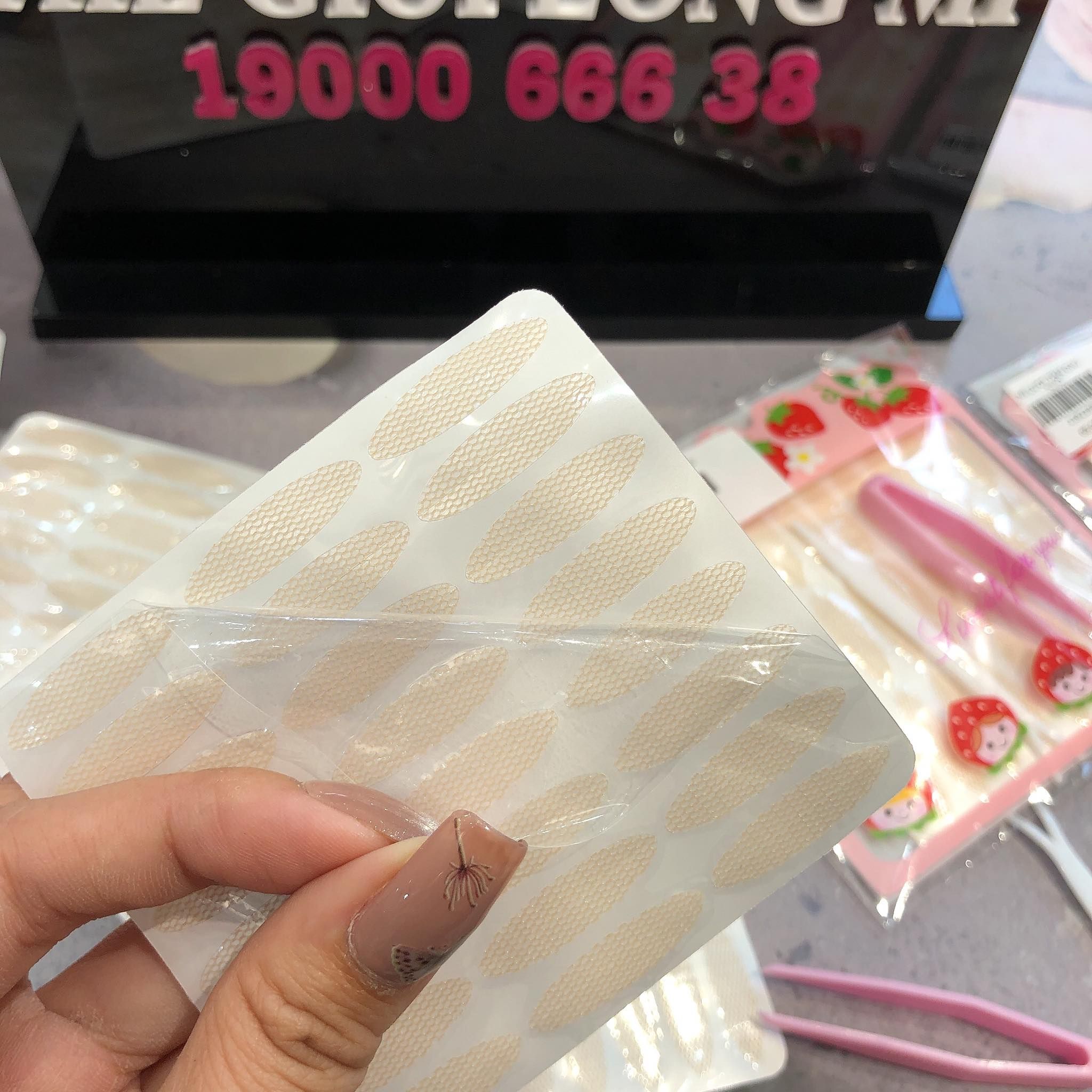 MÍ LƯỚI TRÁI DÂU