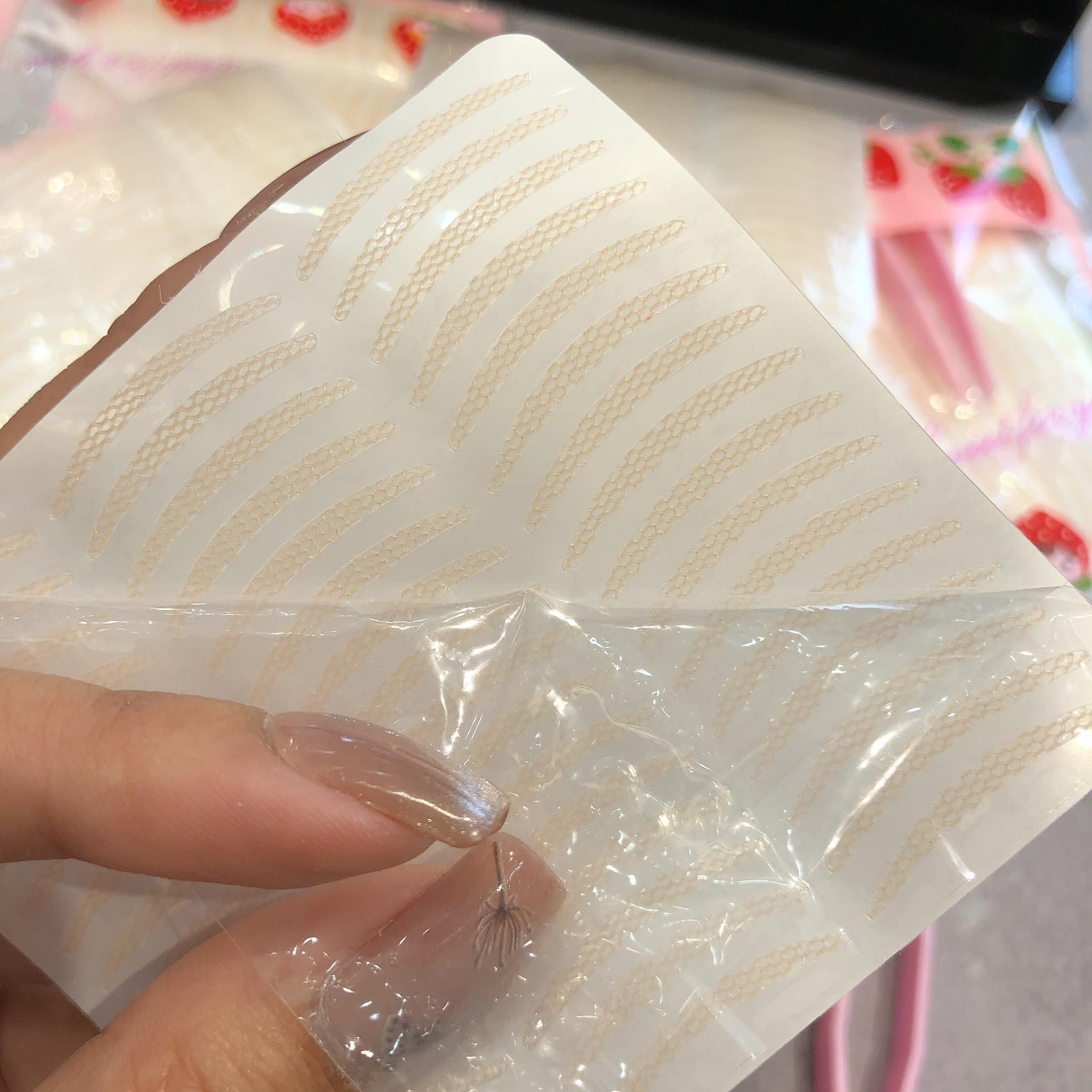 MÍ LƯỚI TRÁI DÂU