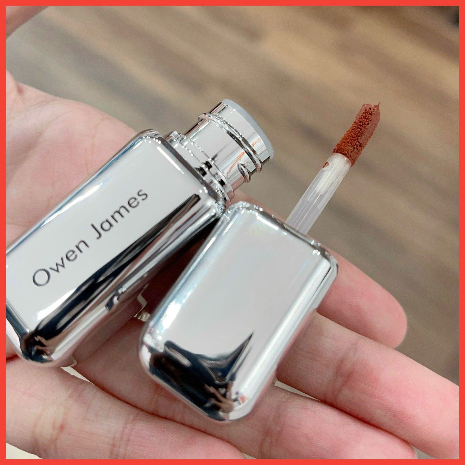 Owen James son kem lì siêu cute mạ chrome sáng bóng mang lại cho môi sự quyến rũ