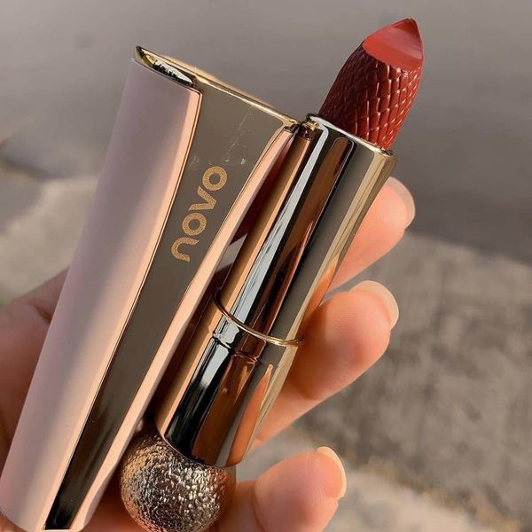 LIGHT AND SILKY NOVO SON THỎI