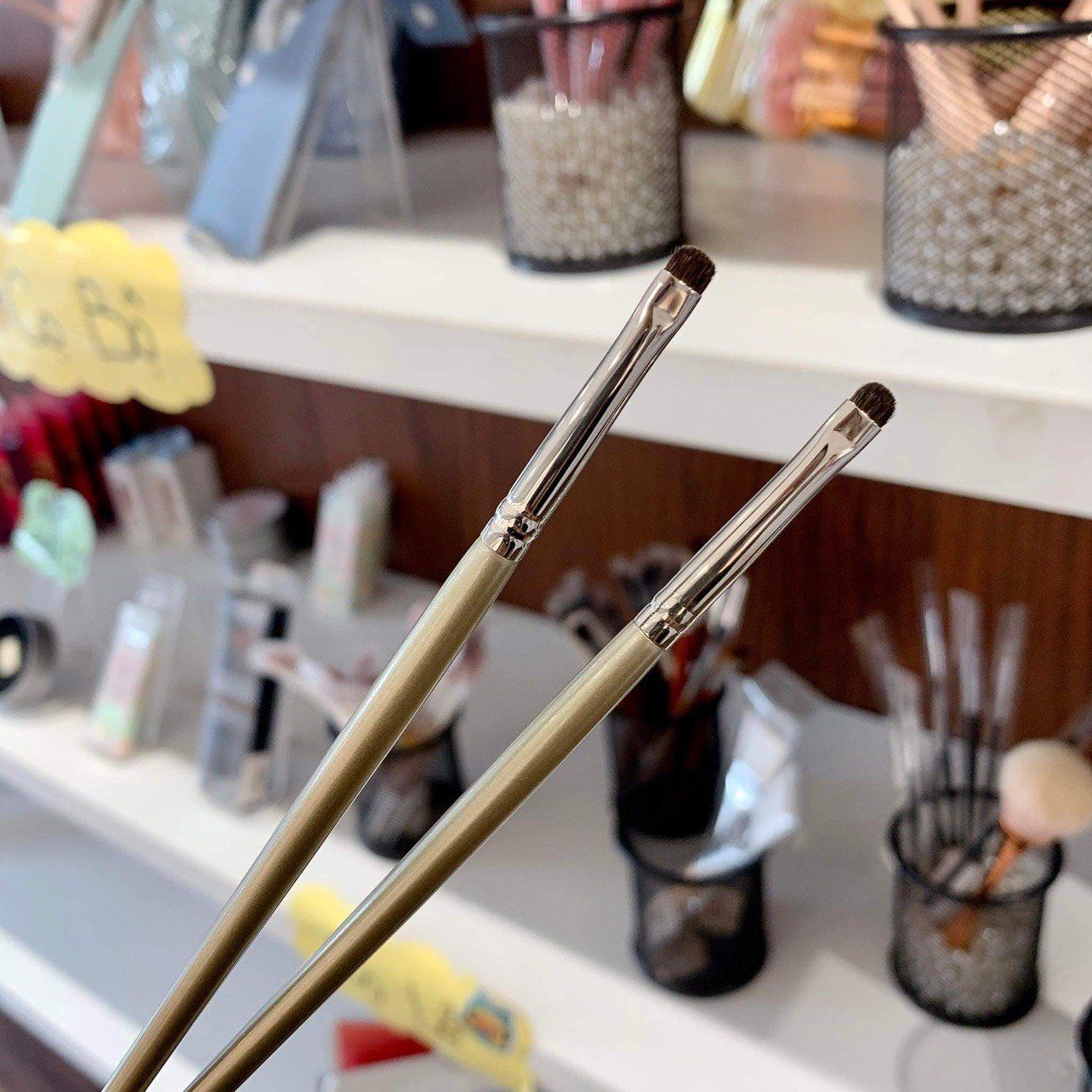 CỌ TÁN EYELINER THÂN VÀNG ĐỒNG TGLM