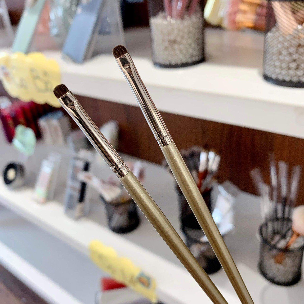 CỌ TÁN EYELINER THÂN VÀNG ĐỒNG TGLM