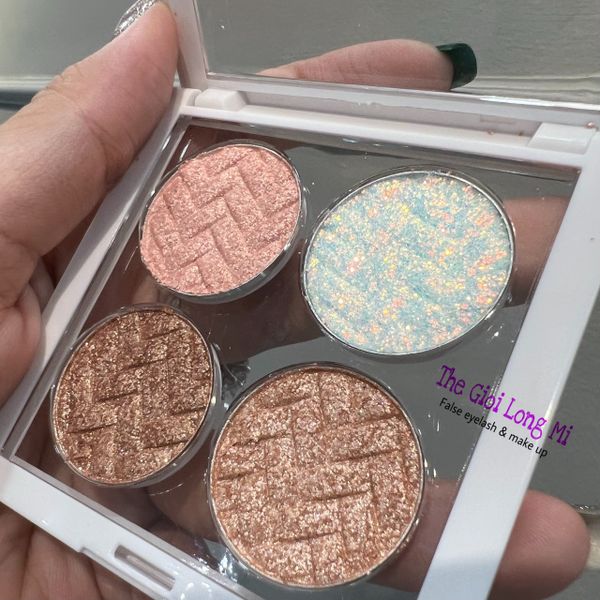 PHẤN MẮT NHŨ 4 Ô HỘP TRONG SUỐT CVZ