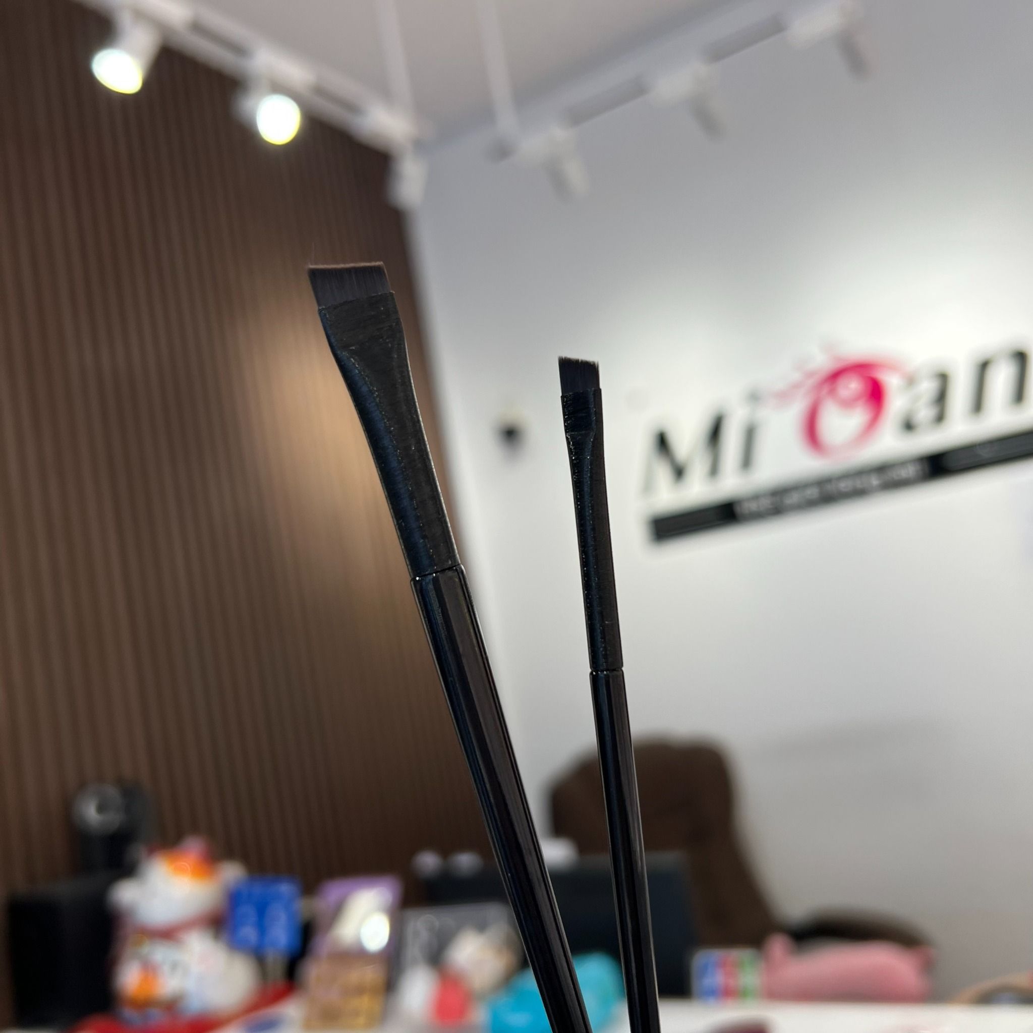 Combo 2 cọ tém chân mày và eyeliner