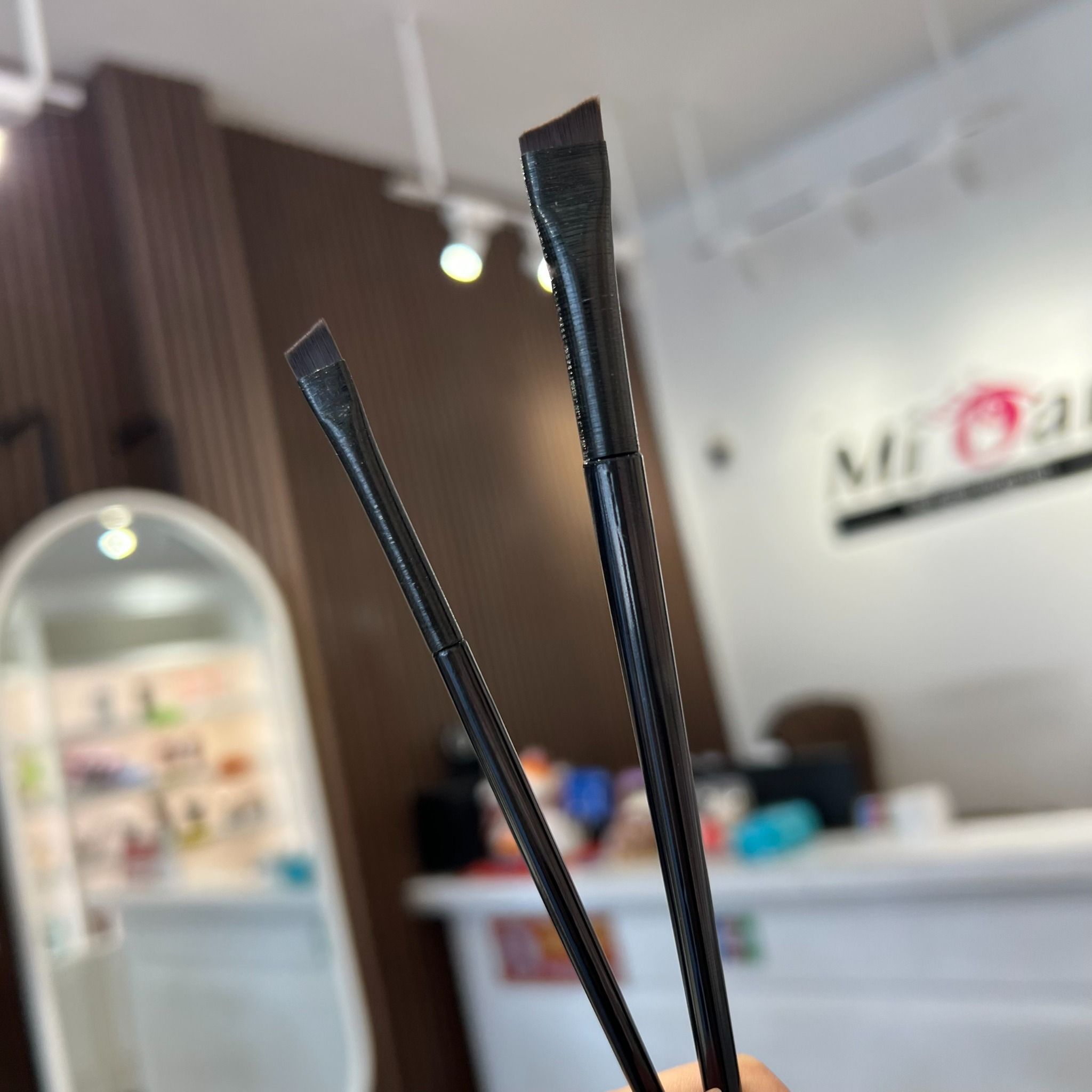 Combo 2 cọ tém chân mày và eyeliner