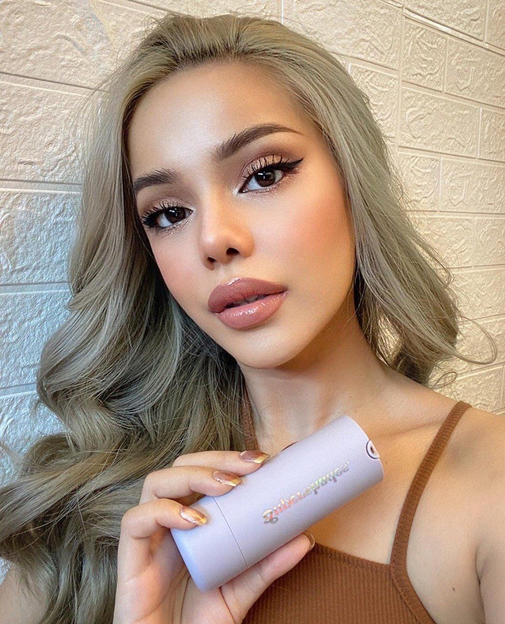 SUPER MATTE KEM NỀN MATTE DẠNG CHAI XỊT SUPER SHADES