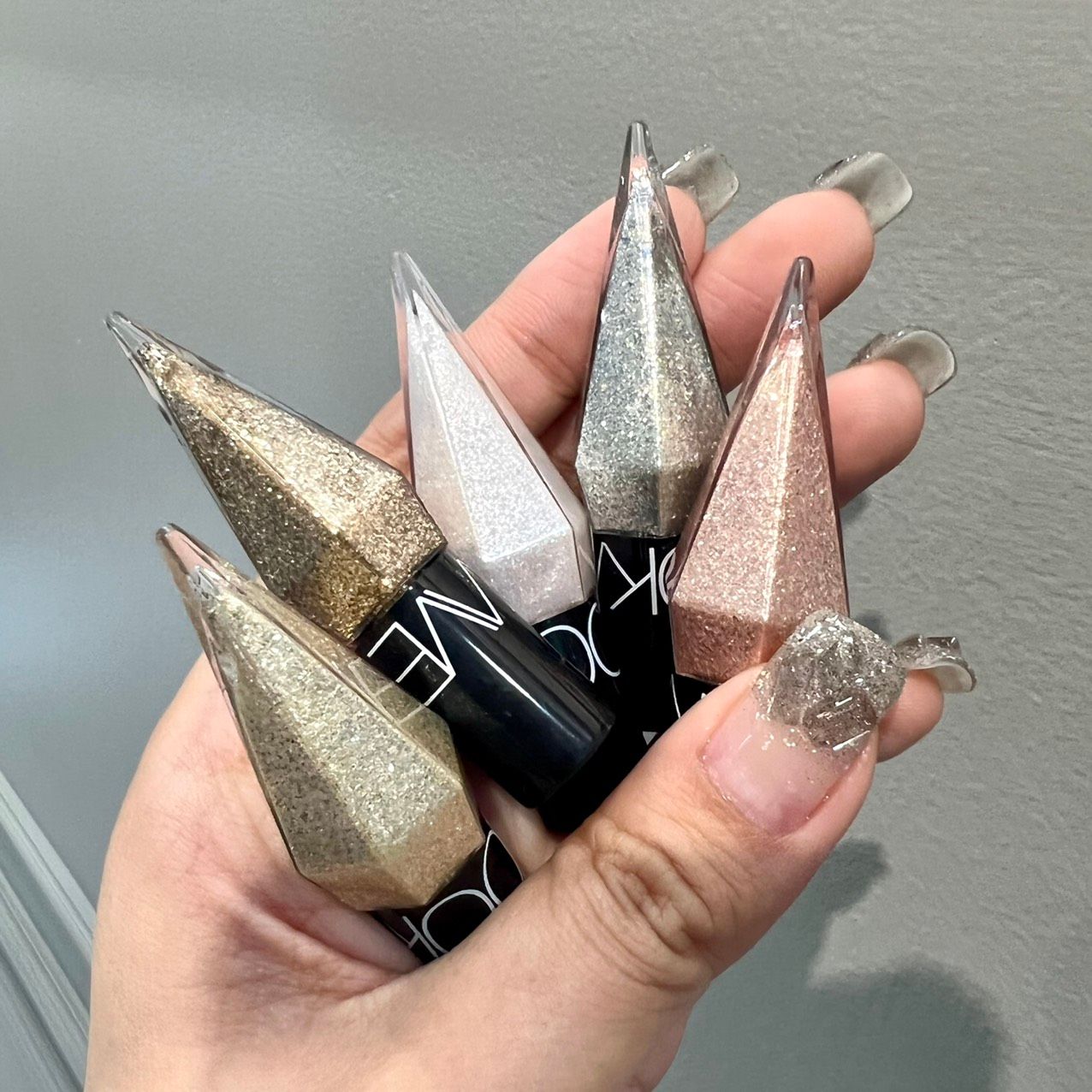 GLITTER LOOKAVE DIAMOND SHIMMER LIQUID EYELINER