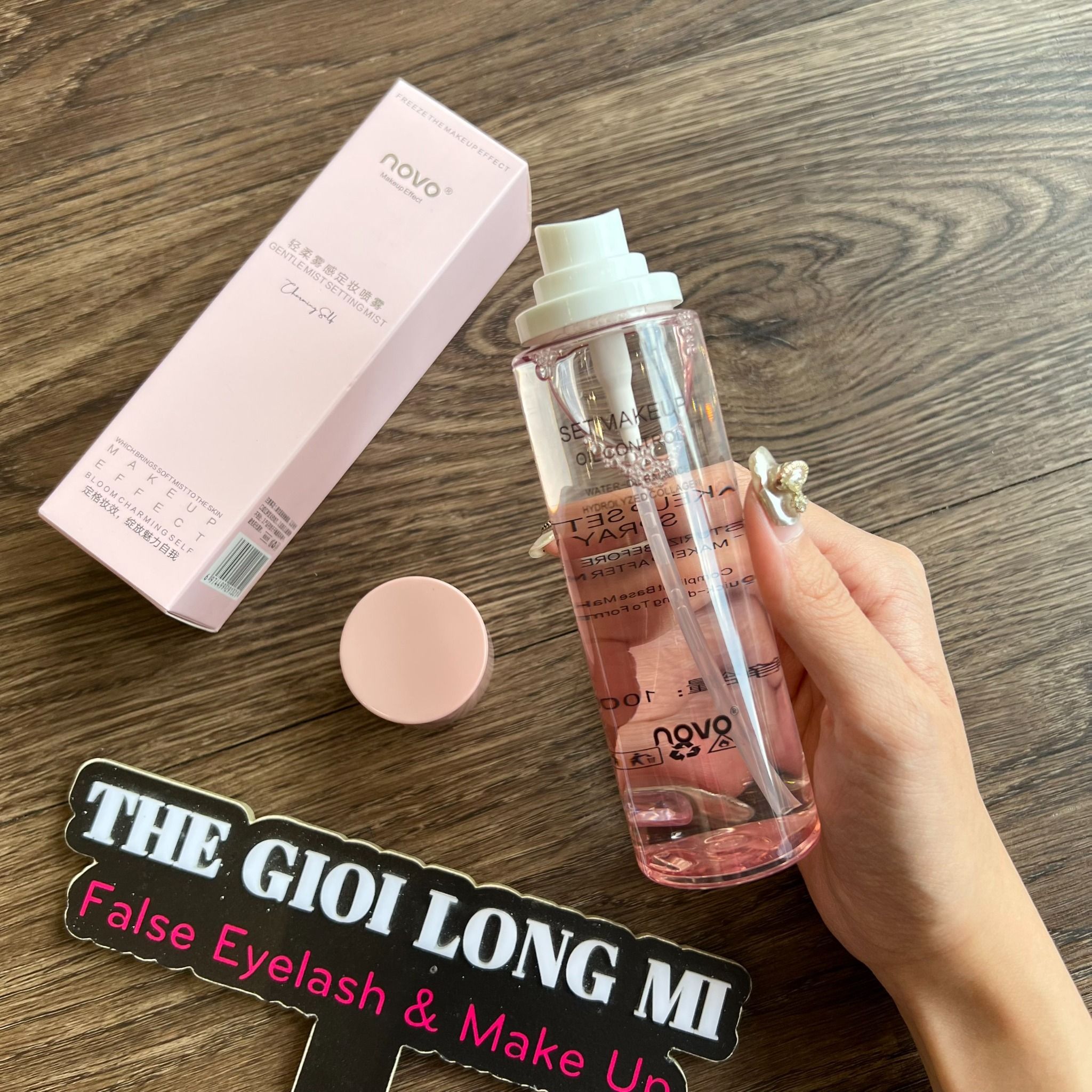 GENTLE MIST XỊT KHÓA NỀN NOVO NẮP HỒNG