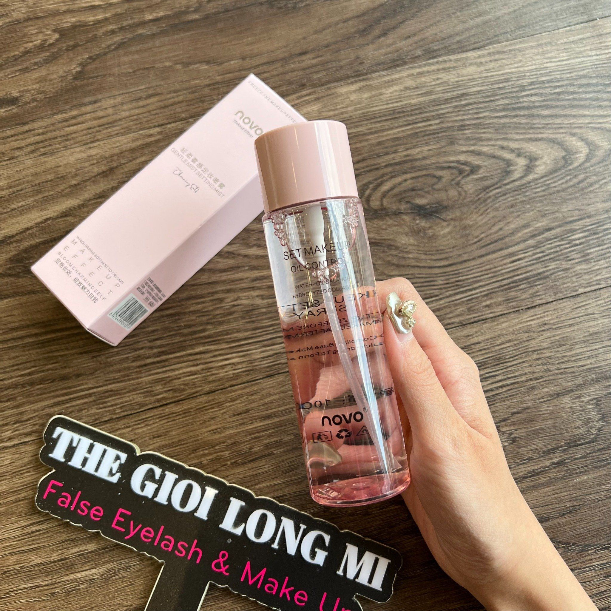 GENTLE MIST XỊT KHÓA NỀN NOVO NẮP HỒNG
