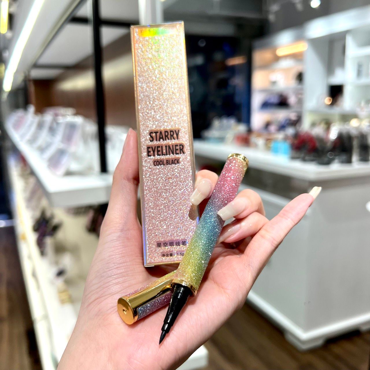 STARRY EYELINER COOL BLACK BÚT VẼ MẮT BOBEINI