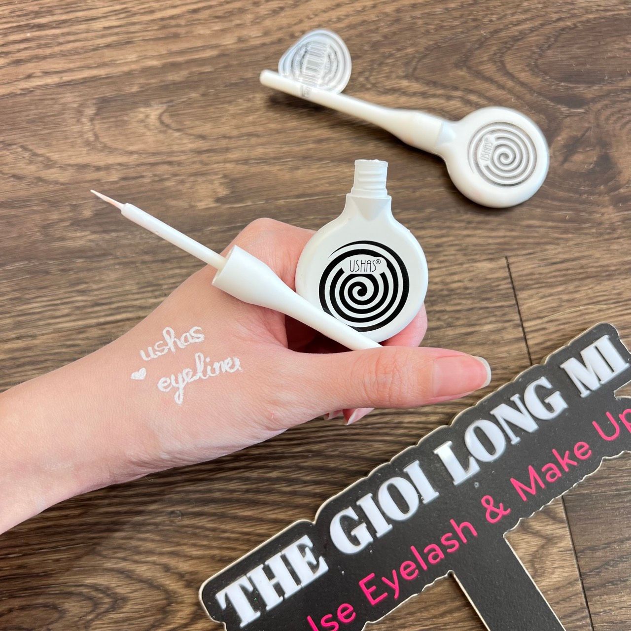 SPIRAL BÚT VẼ MÍ MẮT MÀU TRẮNG USHAS