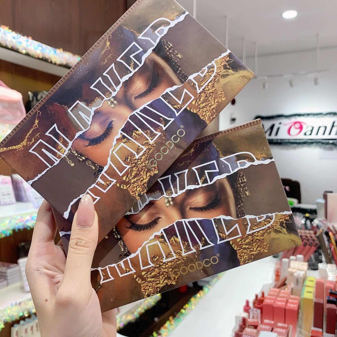 NAKED BẢNG PHẤN MẮT 18 Ô GOODCO