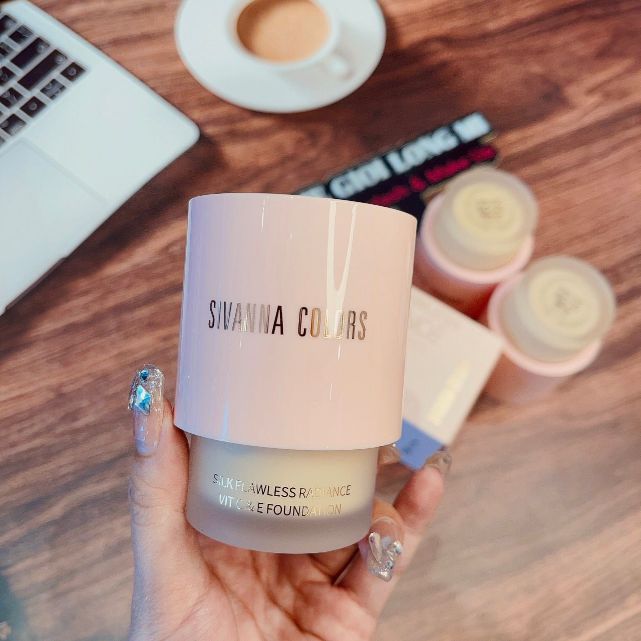 SILK FLAWLESS RADIANCE KEM NỀN SIVANNA COLORS NẮP HỒNG