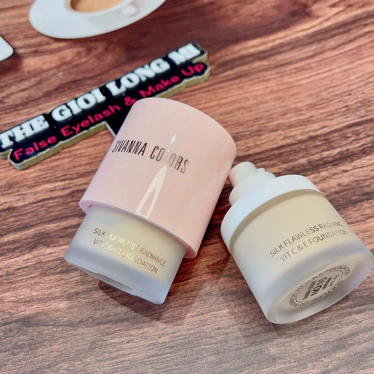 SILK FLAWLESS RADIANCE KEM NỀN SIVANNA COLORS NẮP HỒNG