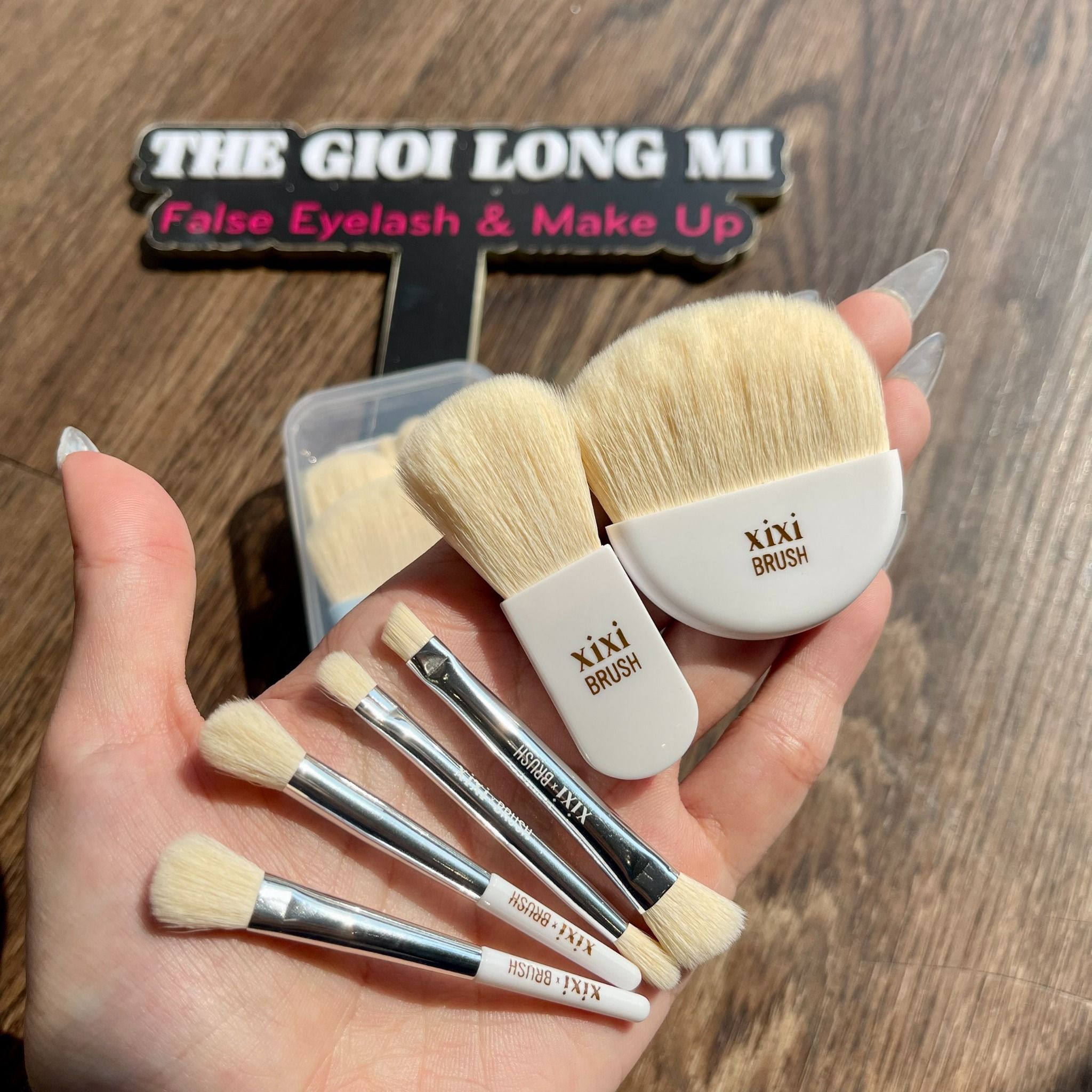 Set cọ trang điểm mini 6 món bỏ túi thương hiệu Xixi