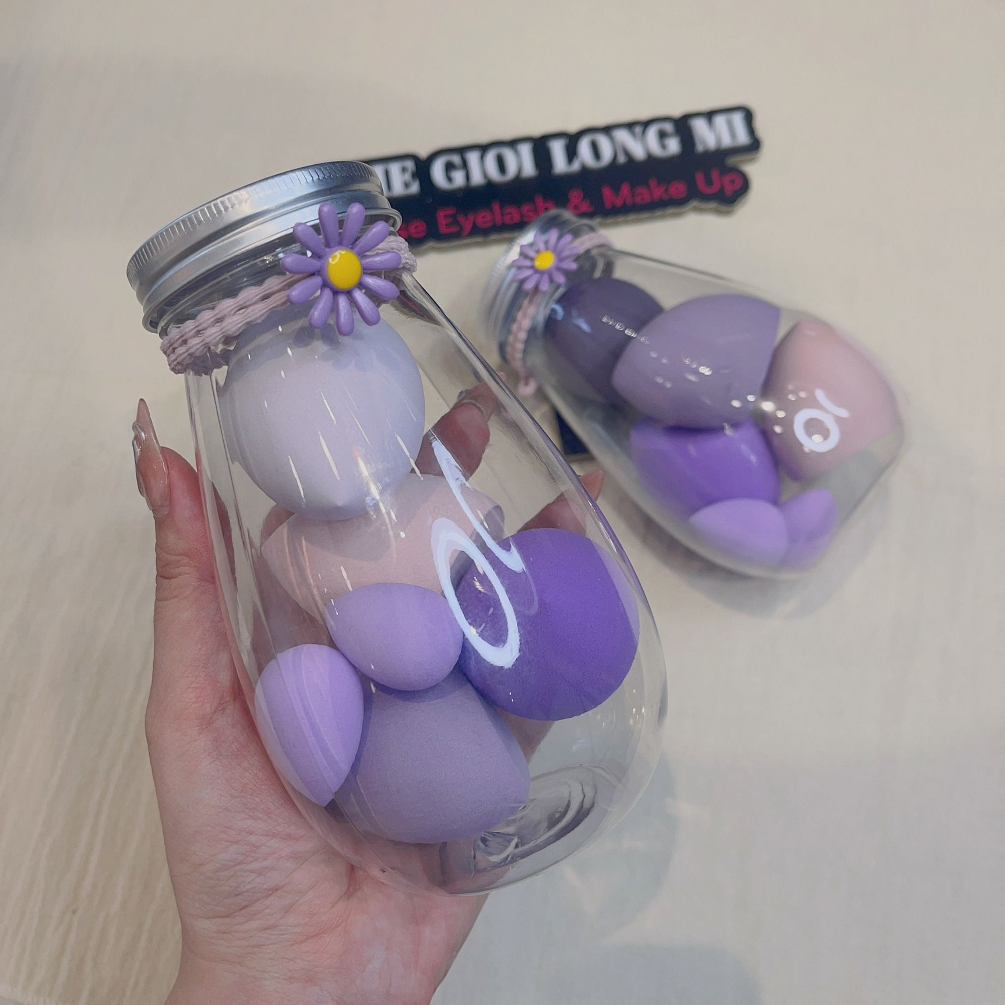 Mút trứng trang điểm tán kem nền 06 món đựng trong lọ thủy tinh thương hiệu TGLM